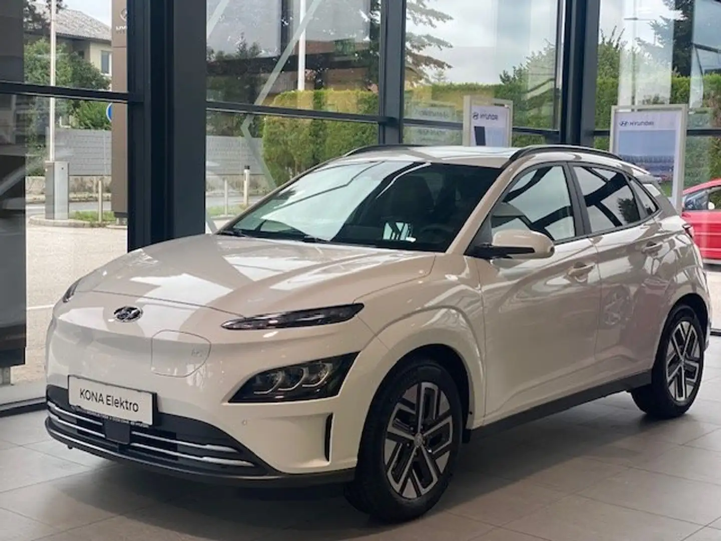 Hyundai KONA EV Prestige Line 64kWh O1 VOLLAUSSTATTUNG Weiß - 2