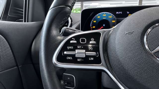 Mercedes-Benz B 180 — photo 17