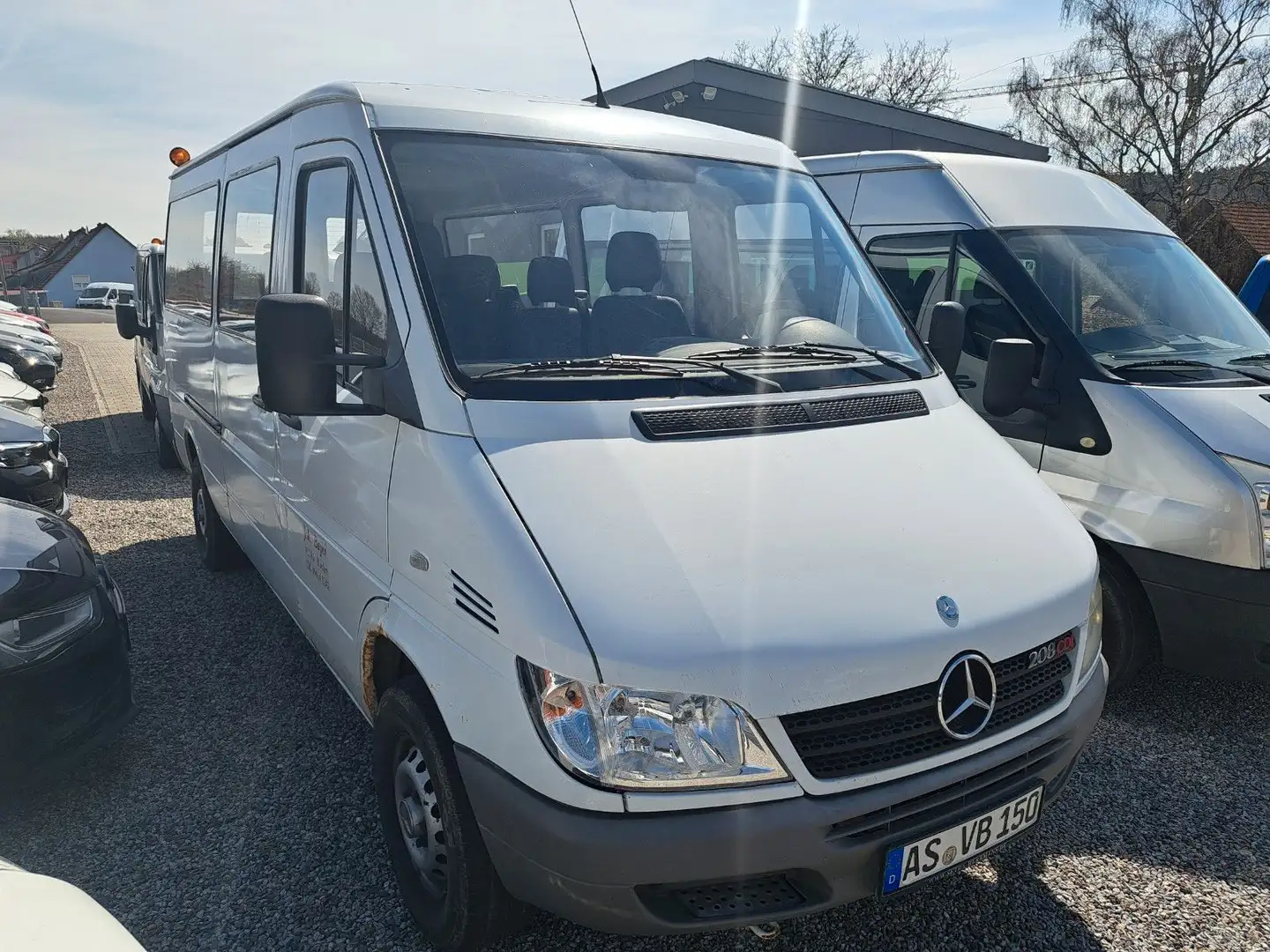 Mercedes-Benz Sprinter Kombi 208 CDI "8-Sitzer" Lang Bílá - 2