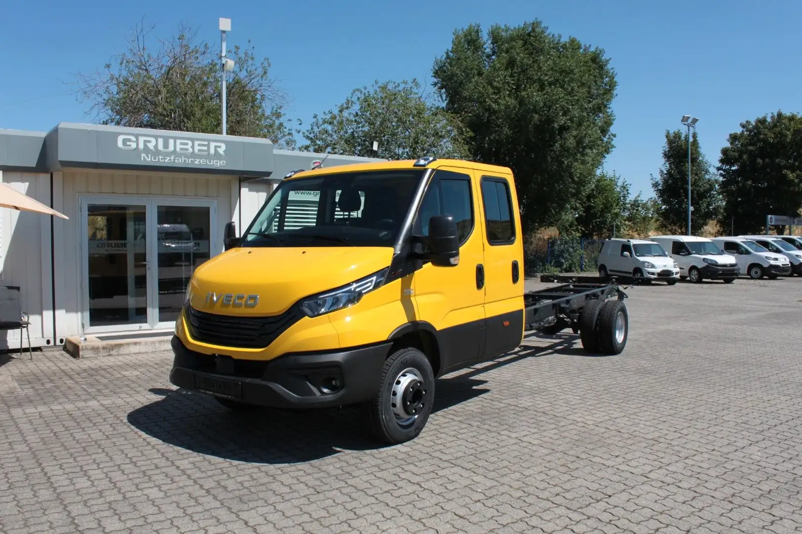 Iveco Daily 70 C 18H D Fahrgestell mit Nebenabtrieb Gelb - 1