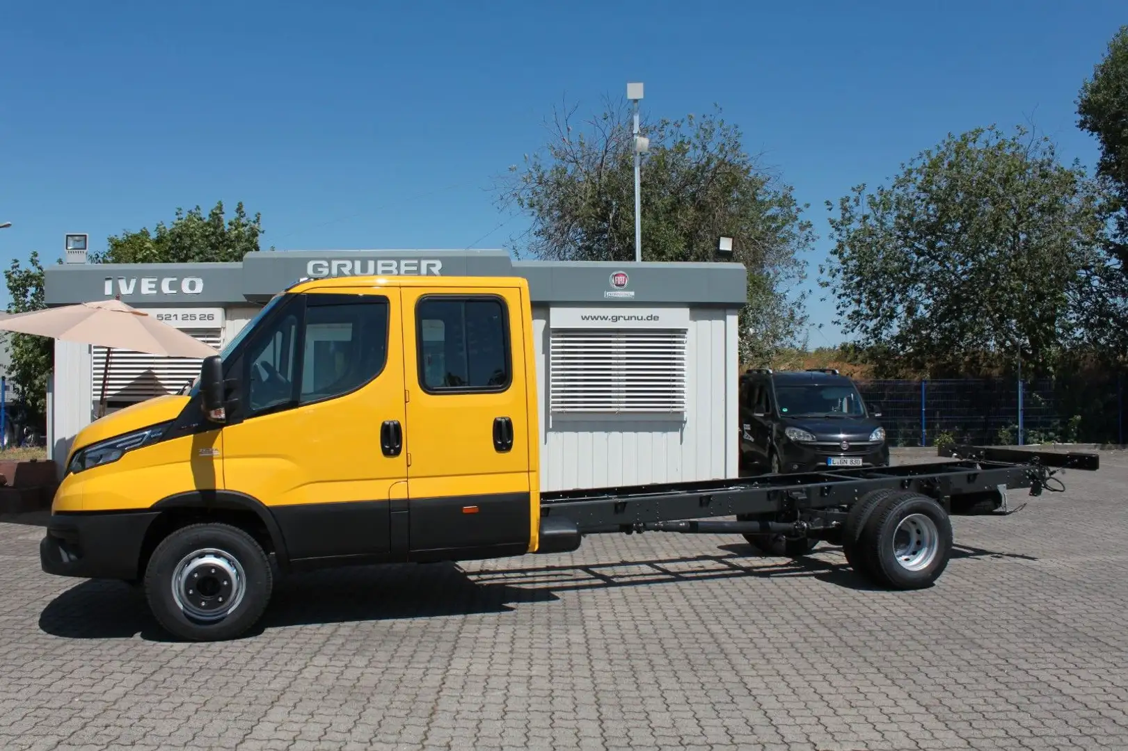 Iveco Daily 70 C 18H D Fahrgestell mit Nebenabtrieb Gelb - 2