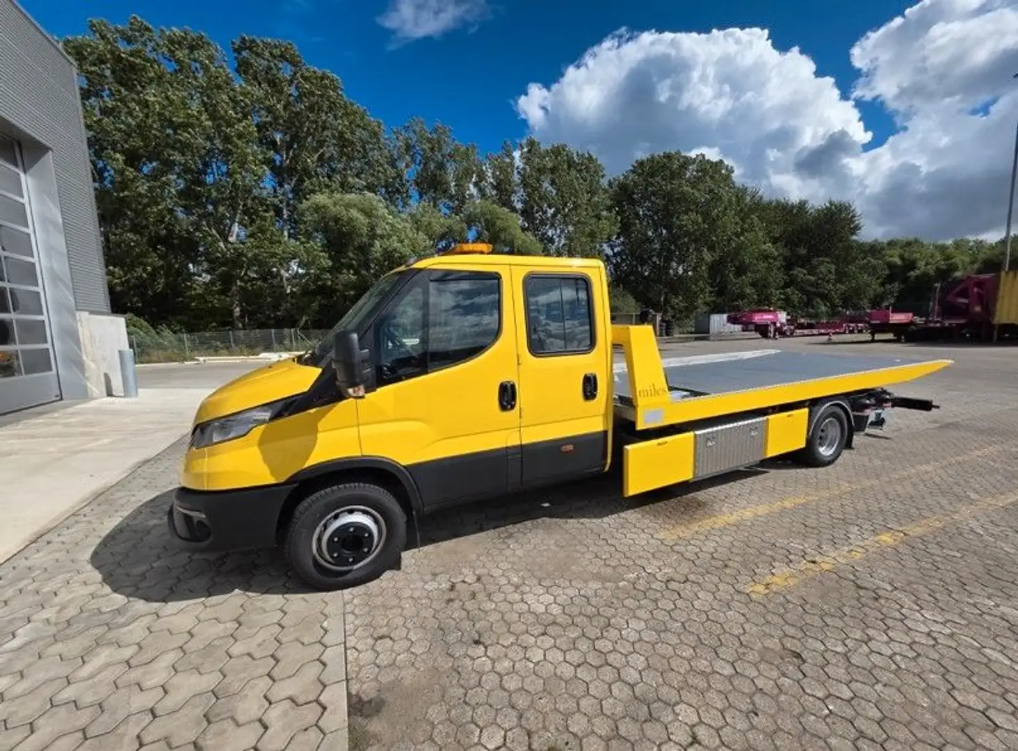 Iveco Daily 70 C 18H D Schiebeplateau Gelb - 2