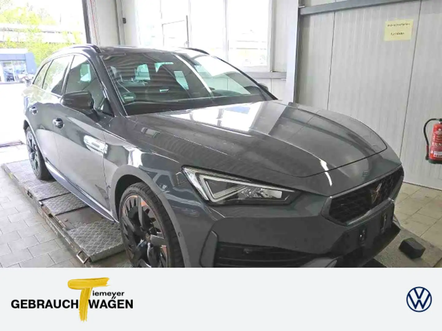 CUPRA Leon Sportstourer 1.4 eHybrid VZ NAVI KAMERA SIT Grau - 1