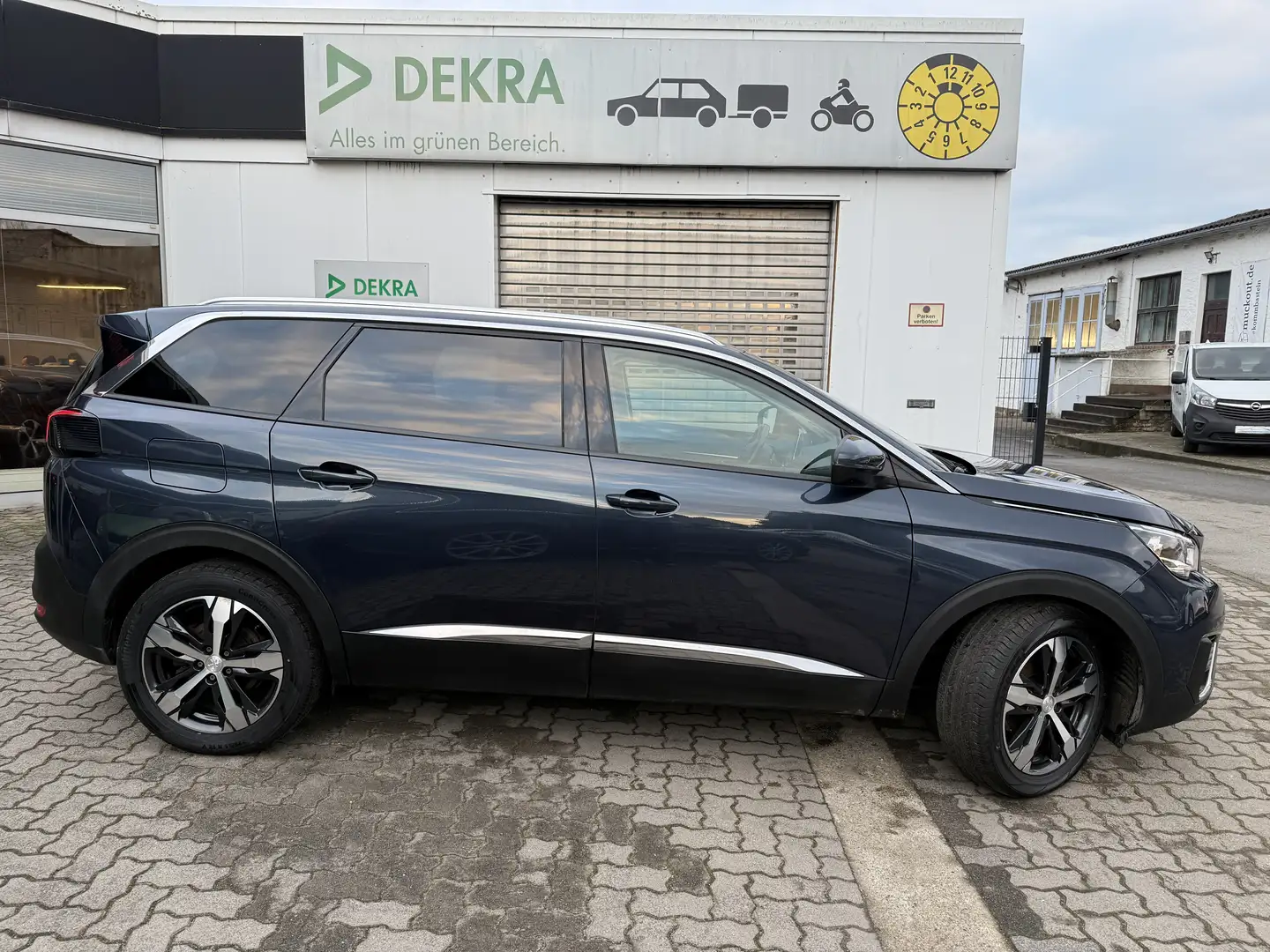 Peugeot 5008 Allure 7Sitzer mit Klima/Navi/Leder/PDC V&H/Alus/ Bleu - 2