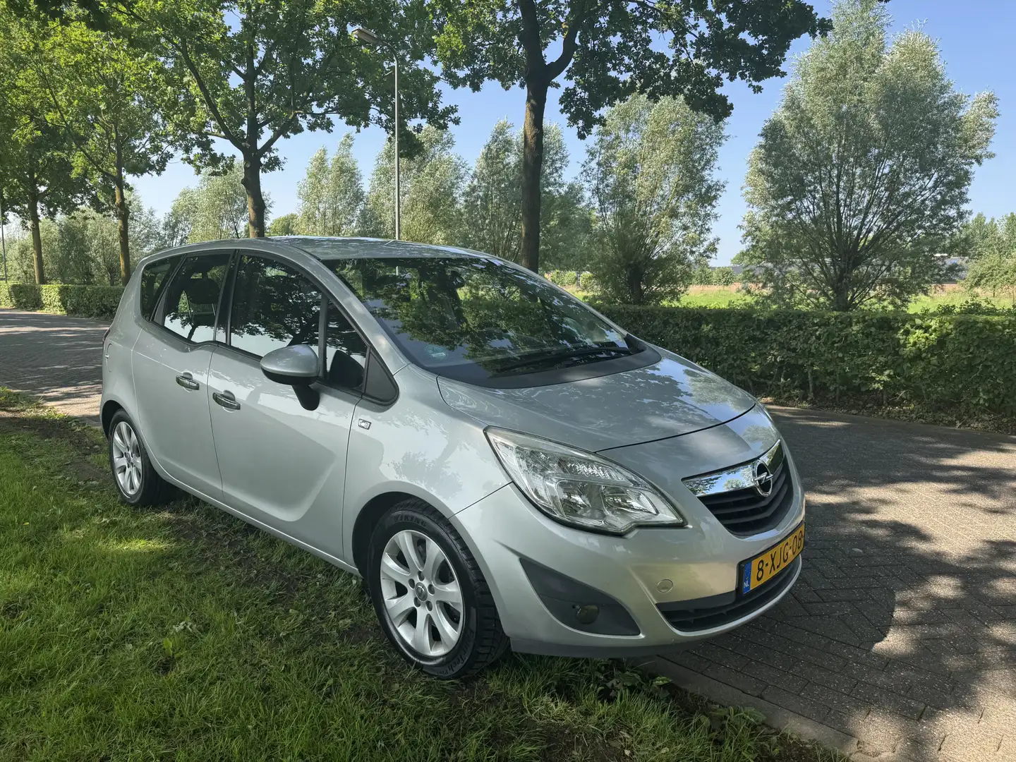 Opel Meriva 1.4 Turbo Cosmo Gris - 2