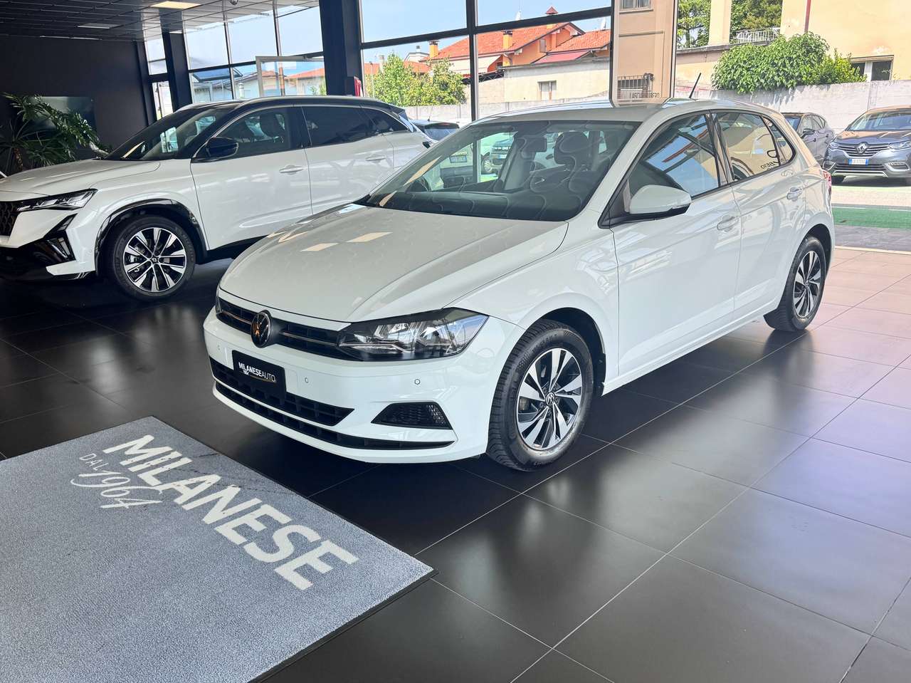 Volkswagen Polo Polo VI 2017 5p 1.0 tgi Comfortline 90cv my19