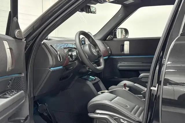 Mini Countryman view 8