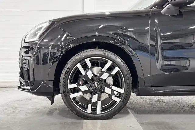 Mini Countryman view 4