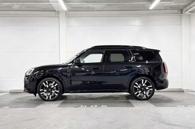 Mini Countryman view 2
