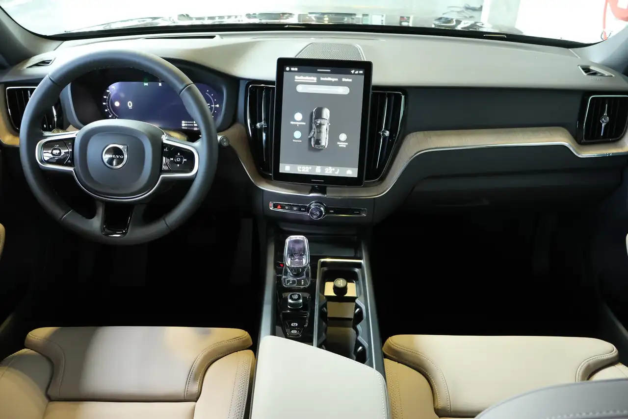 Volvo XC60 2026 — фото 11