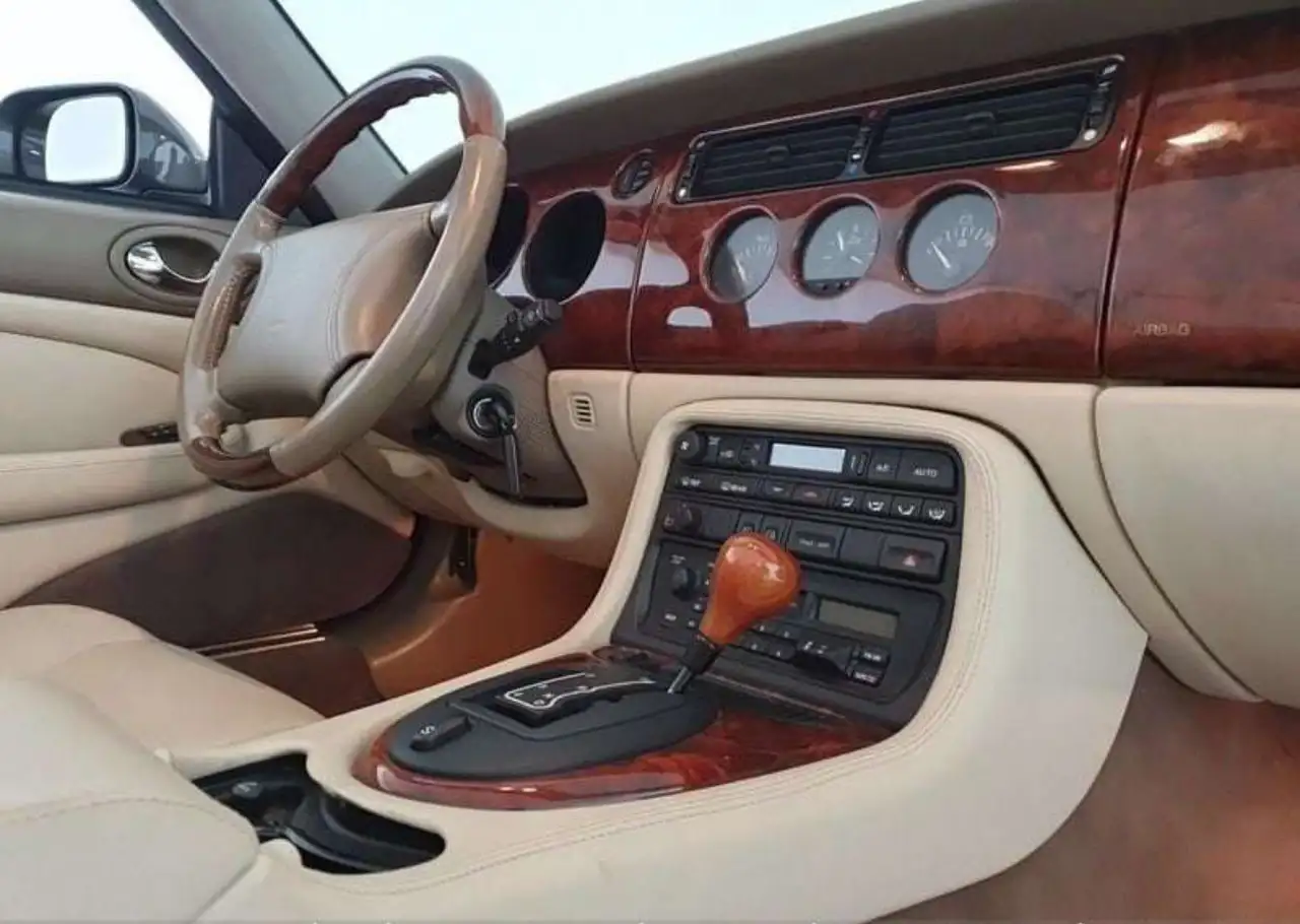 Jaguar XK8 Convertible 4.0, foto 11