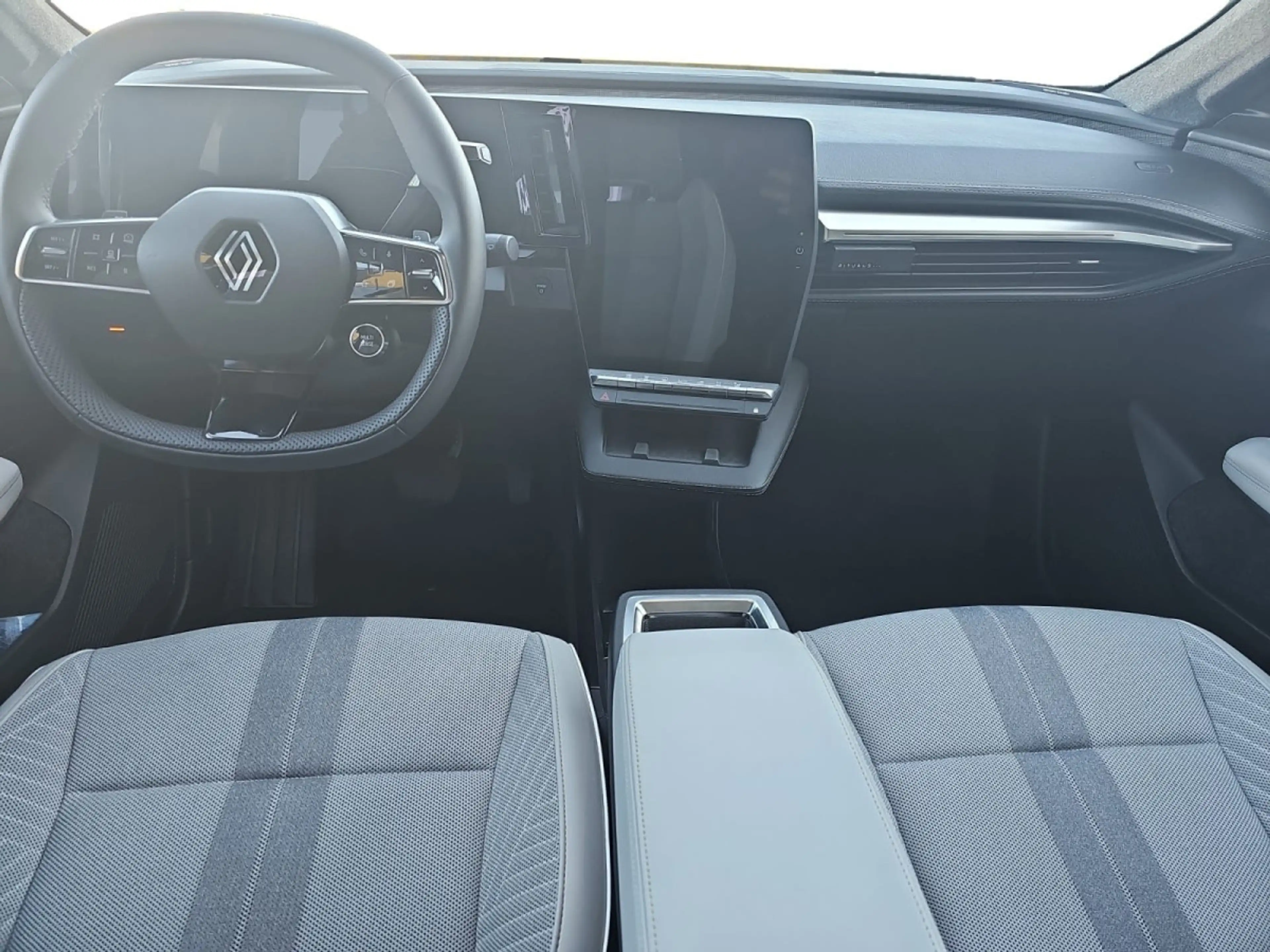 Renault Scenic ICONIC 220 LONG RANGE — photo 6