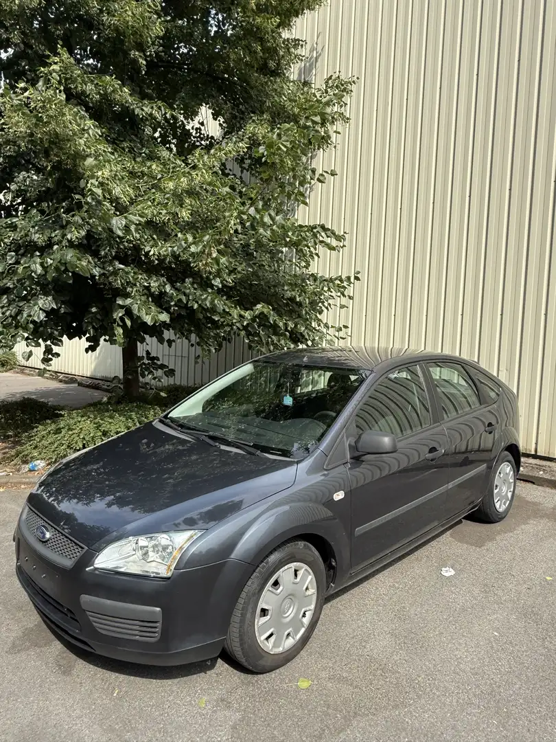 Ford Focus 1.6 ESSENCE PRÊTE À ÊTRE IMMATRICULÉ - 2