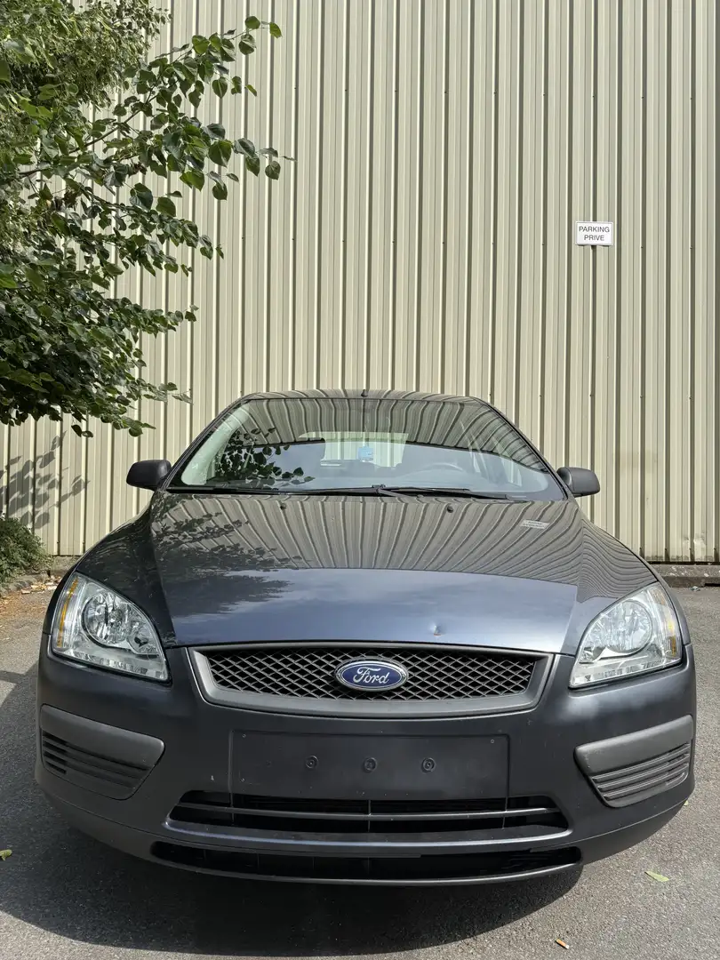 Ford Focus 1.6 ESSENCE PRÊTE À ÊTRE IMMATRICULÉ - 1
