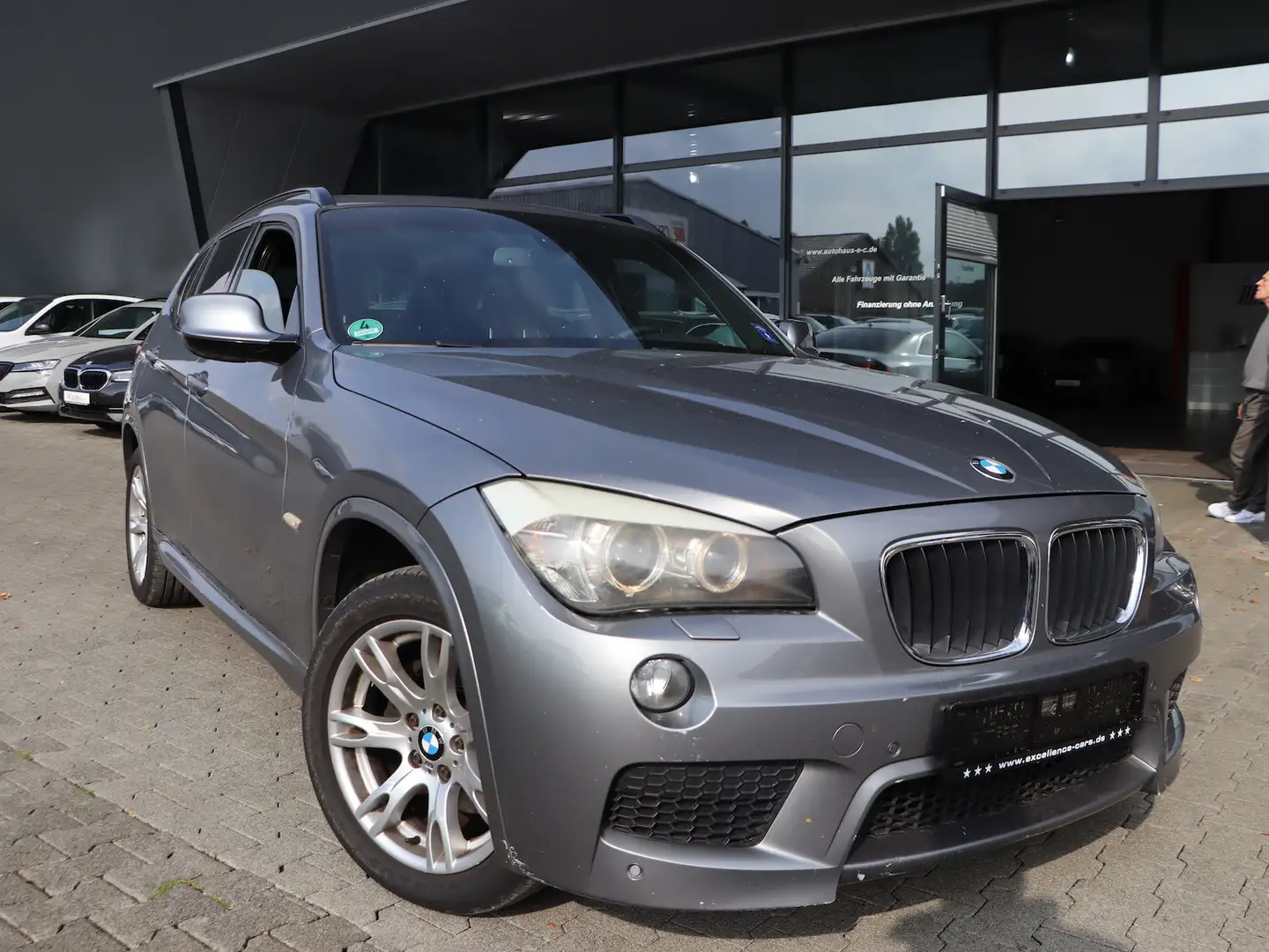 BMW X1 20 d sDrive M-SPORTPAKET / PANORAMA / XENON Gris - 1