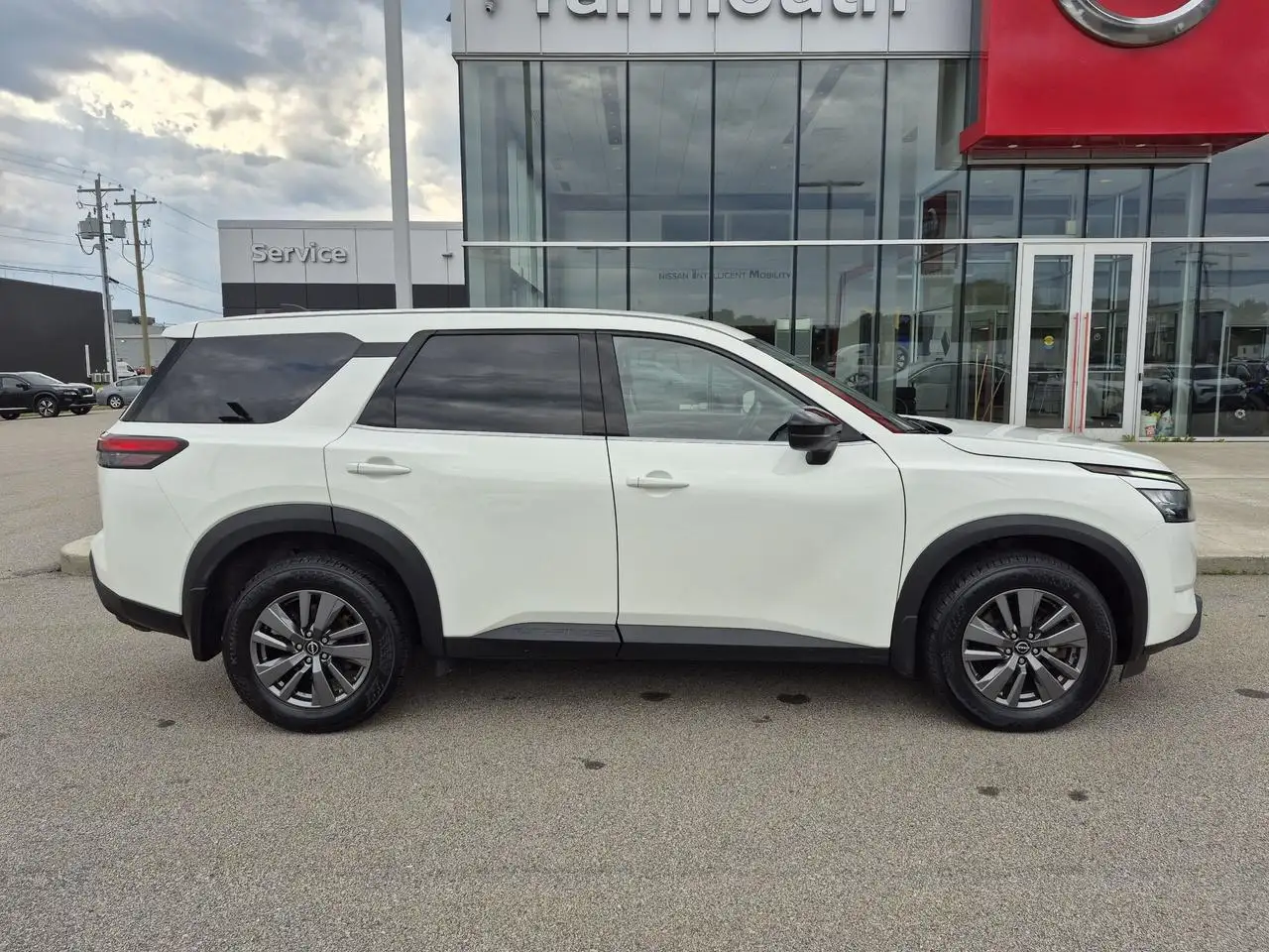 Nissan Pathfinder снимка Nissan Pathfinder