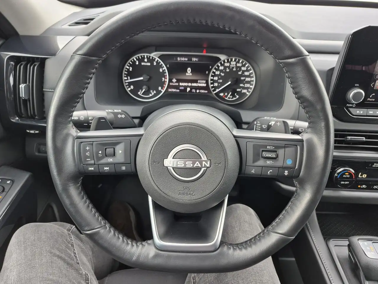 Nissan Pathfinder снимка Nissan Pathfinder