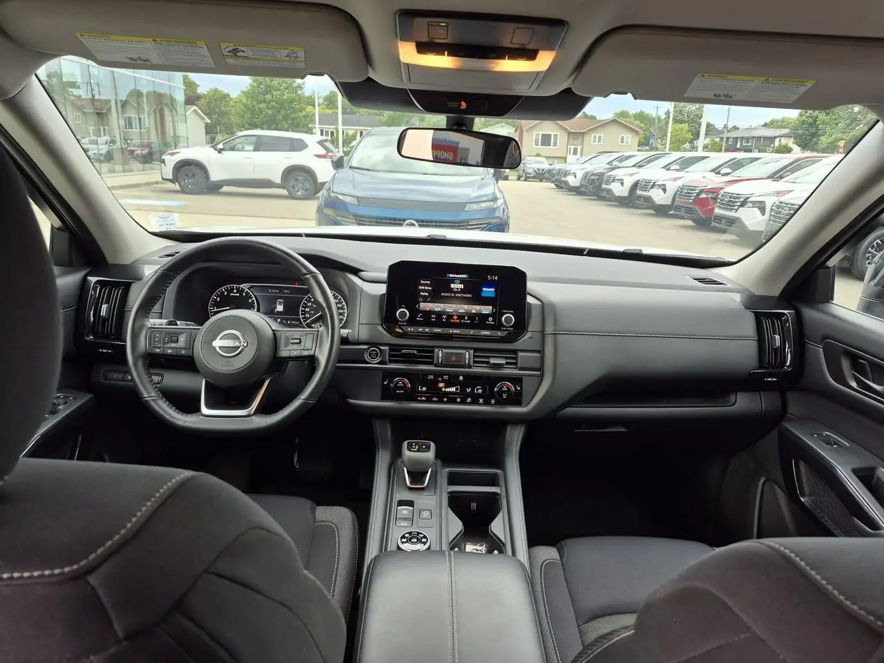Nissan Pathfinder снимка Nissan Pathfinder