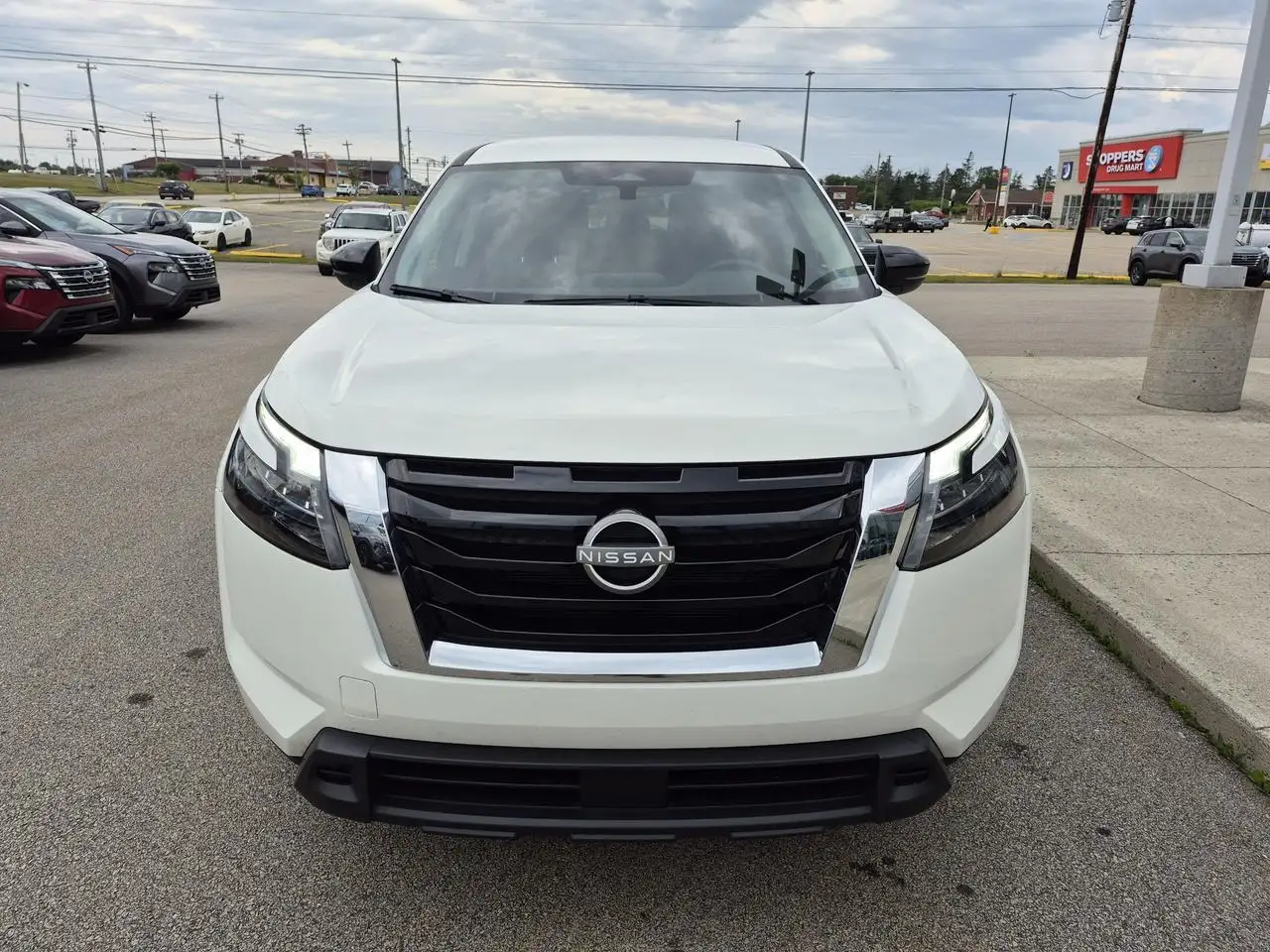 Nissan Pathfinder снимка Nissan Pathfinder