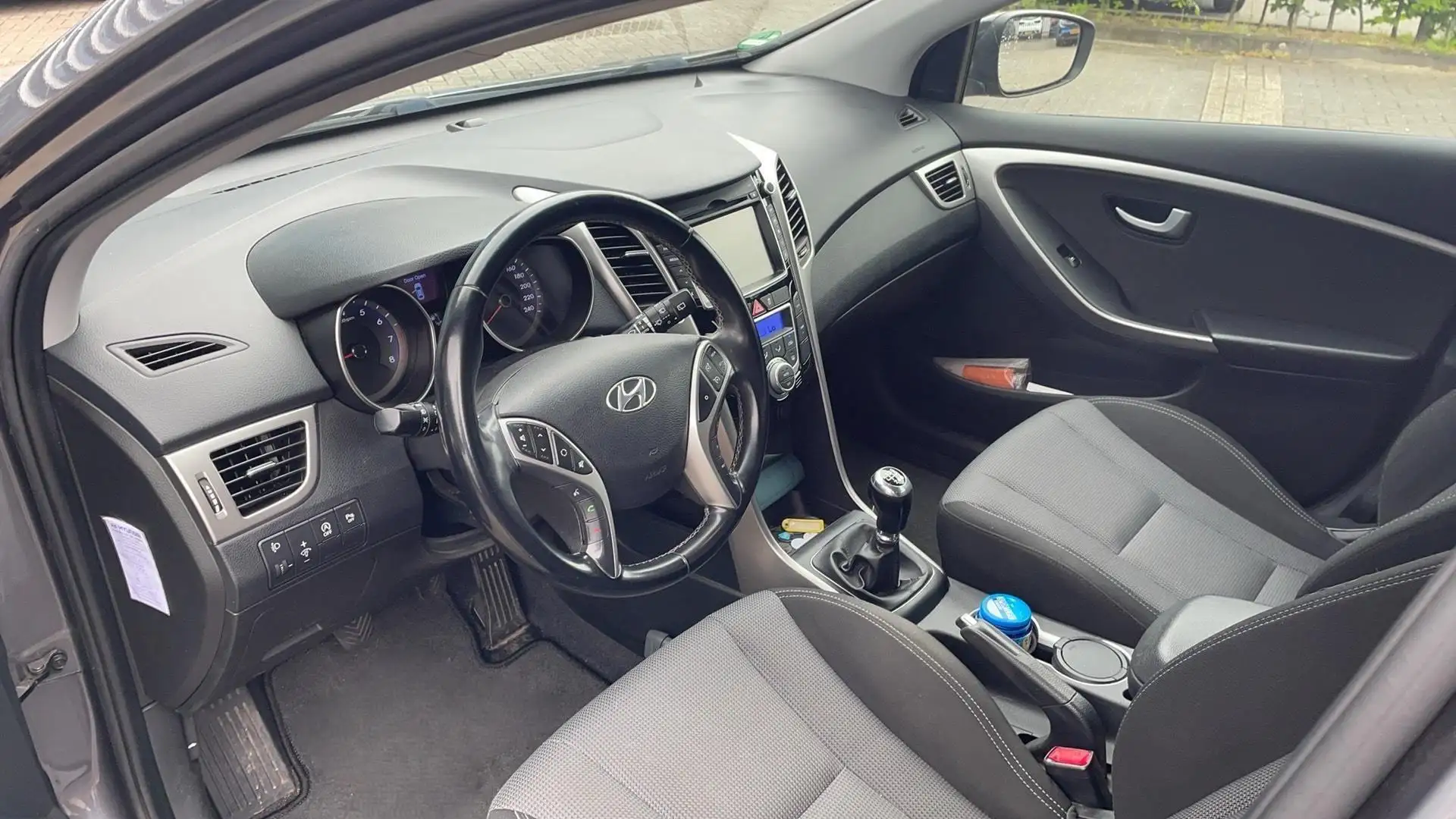 Hyundai i30 Wagon 1.6 GDI Go! | VAN 1e EIGENAAR | ISOFIX | Grau - 2