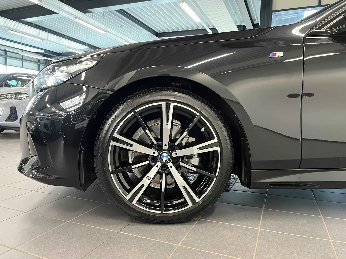 BMW 520 d Touring M Sport HUD PANO ACC 360°KAM RFK Schwarz - 2