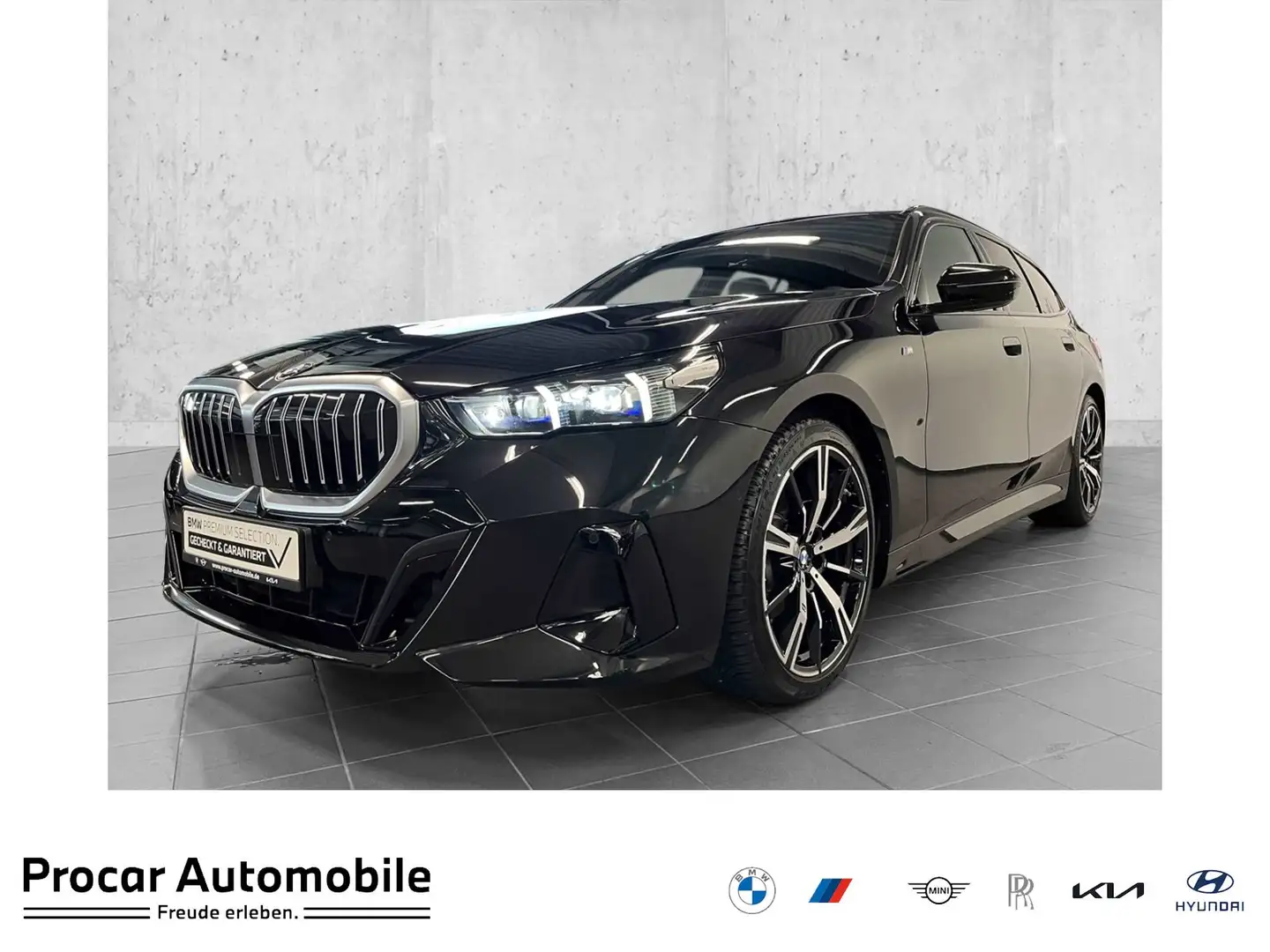 BMW 520 d Touring M Sport HUD PANO ACC 360°KAM RFK Schwarz - 1