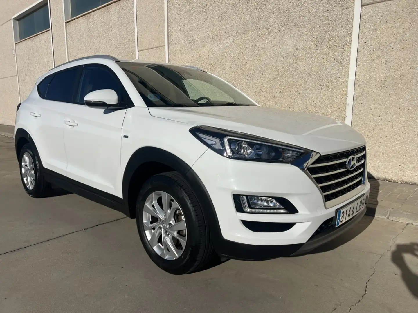 Hyundai TUCSON 1.6CRDI 48V SLE 4x2 Blanco - 1