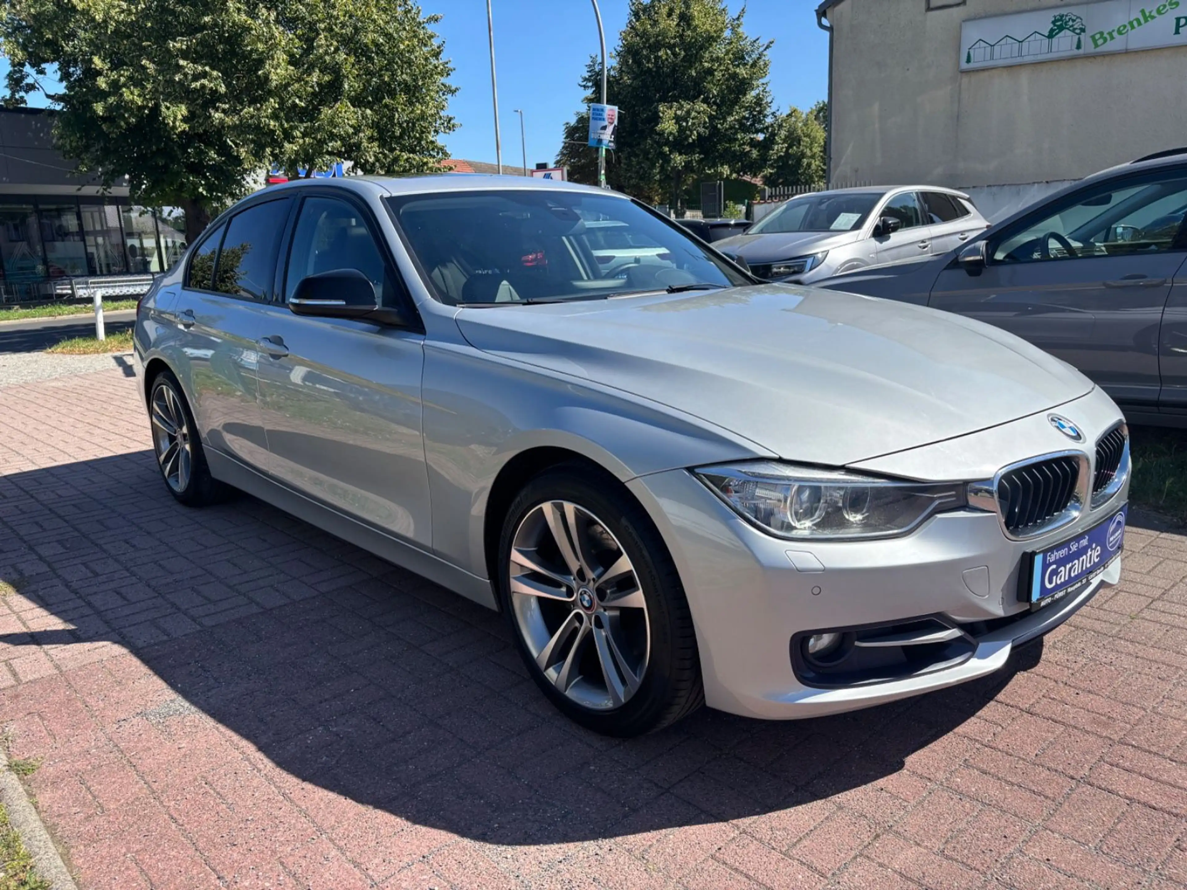 BMW 325 Lim.AUTOM+NAVI+HEAD-UP+XENON+LEDER+KAMERA — photo 3