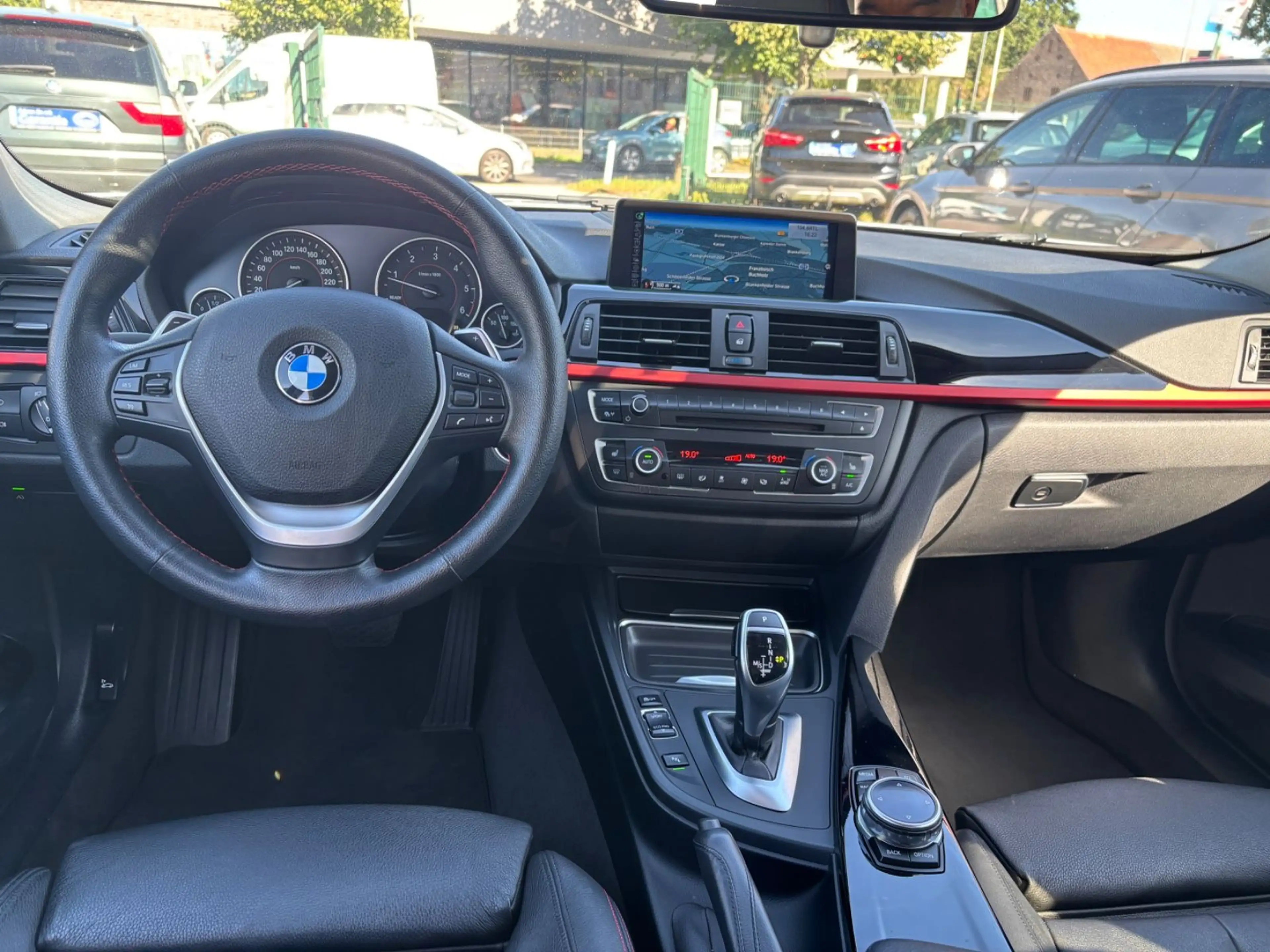 BMW 325 Lim.AUTOM+NAVI+HEAD-UP+XENON+LEDER+KAMERA — photo 12