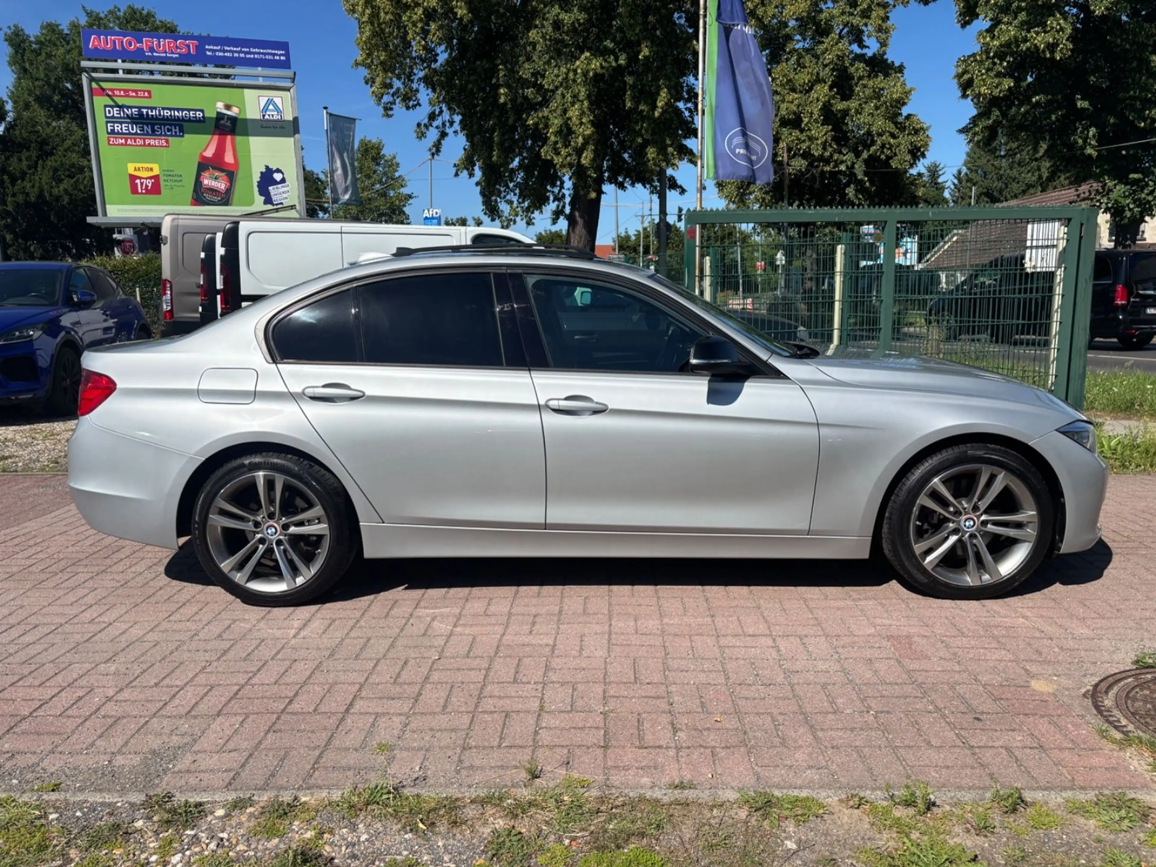 BMW 325 Lim.AUTOM+NAVI+HEAD-UP+XENON+LEDER+KAMERA — photo 6