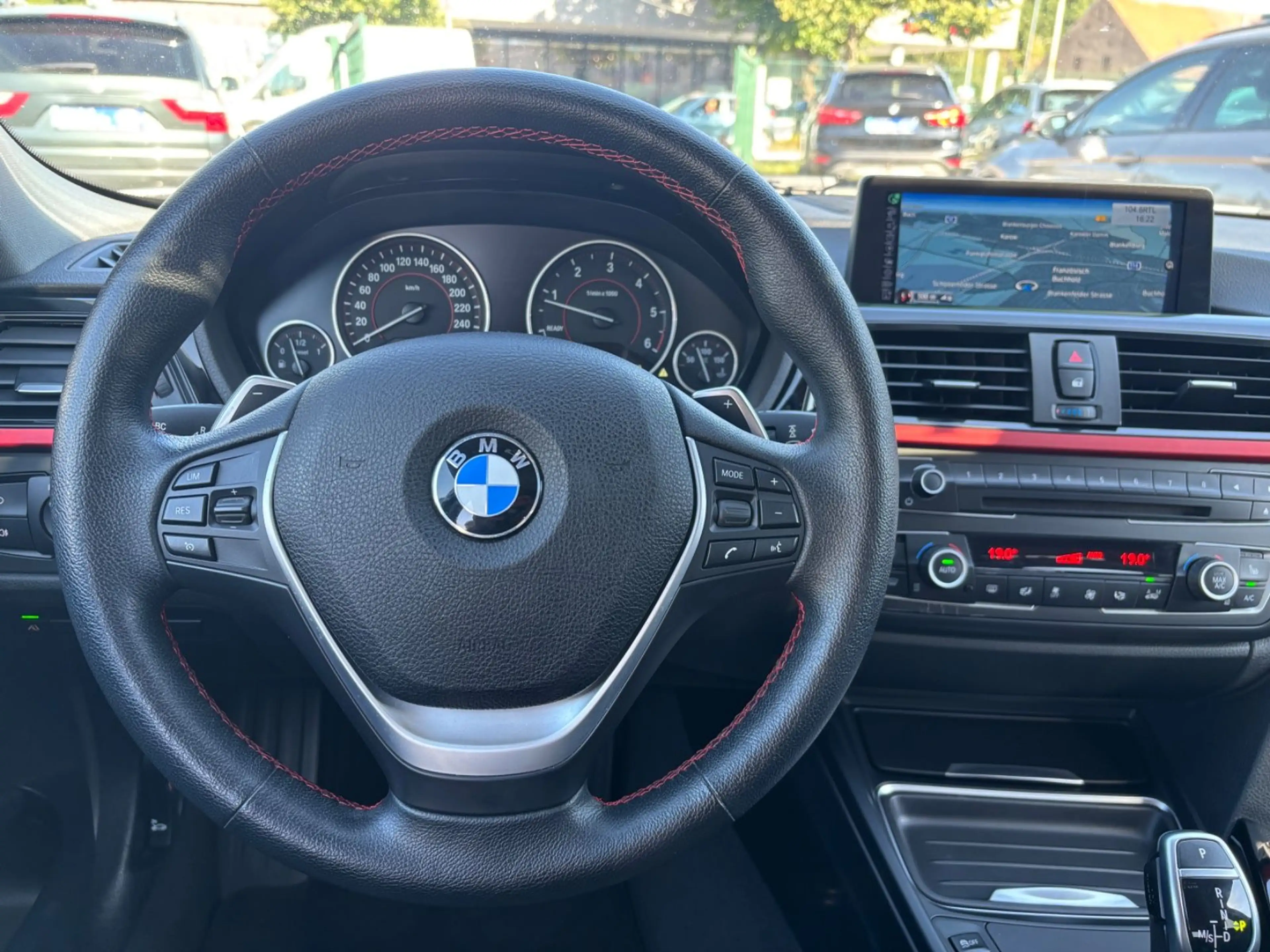BMW 325 Lim.AUTOM+NAVI+HEAD-UP+XENON+LEDER+KAMERA — photo 13