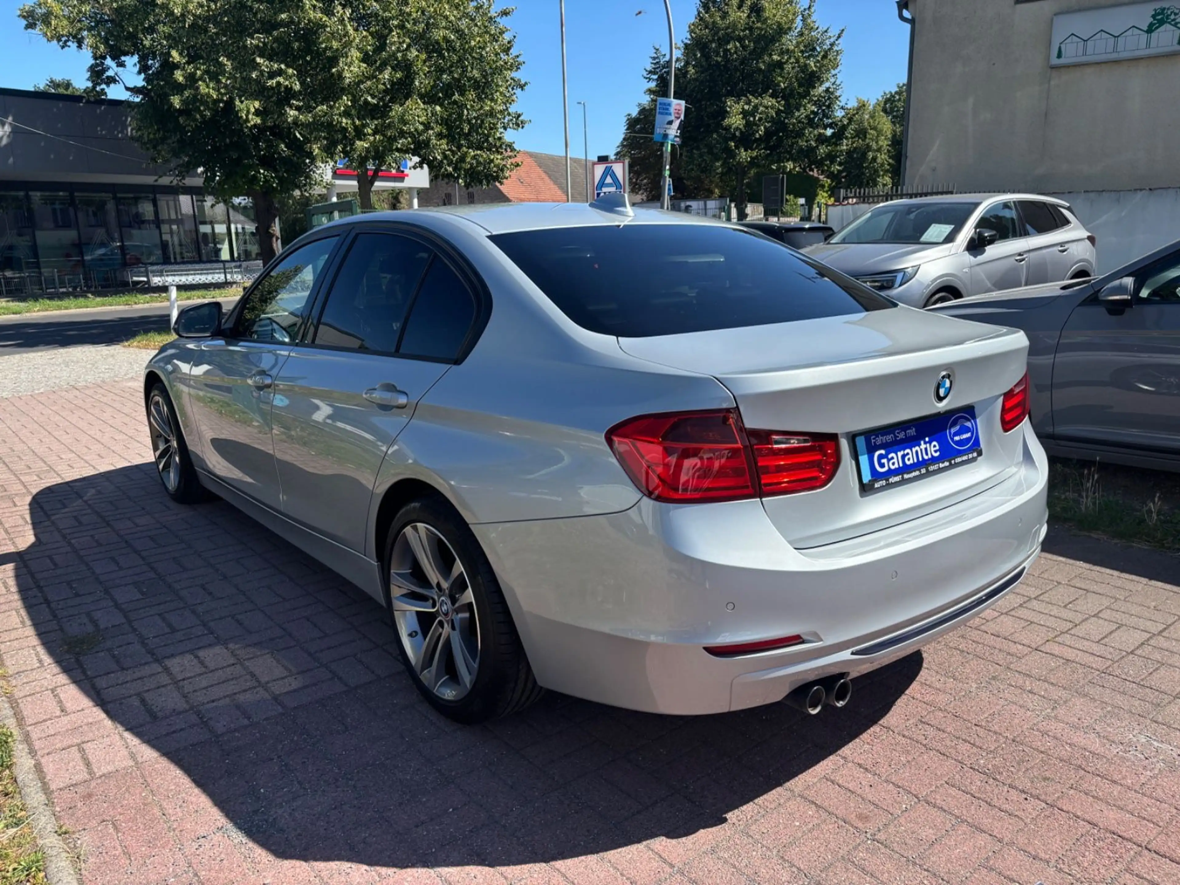 BMW 325 Lim.AUTOM+NAVI+HEAD-UP+XENON+LEDER+KAMERA — photo 10