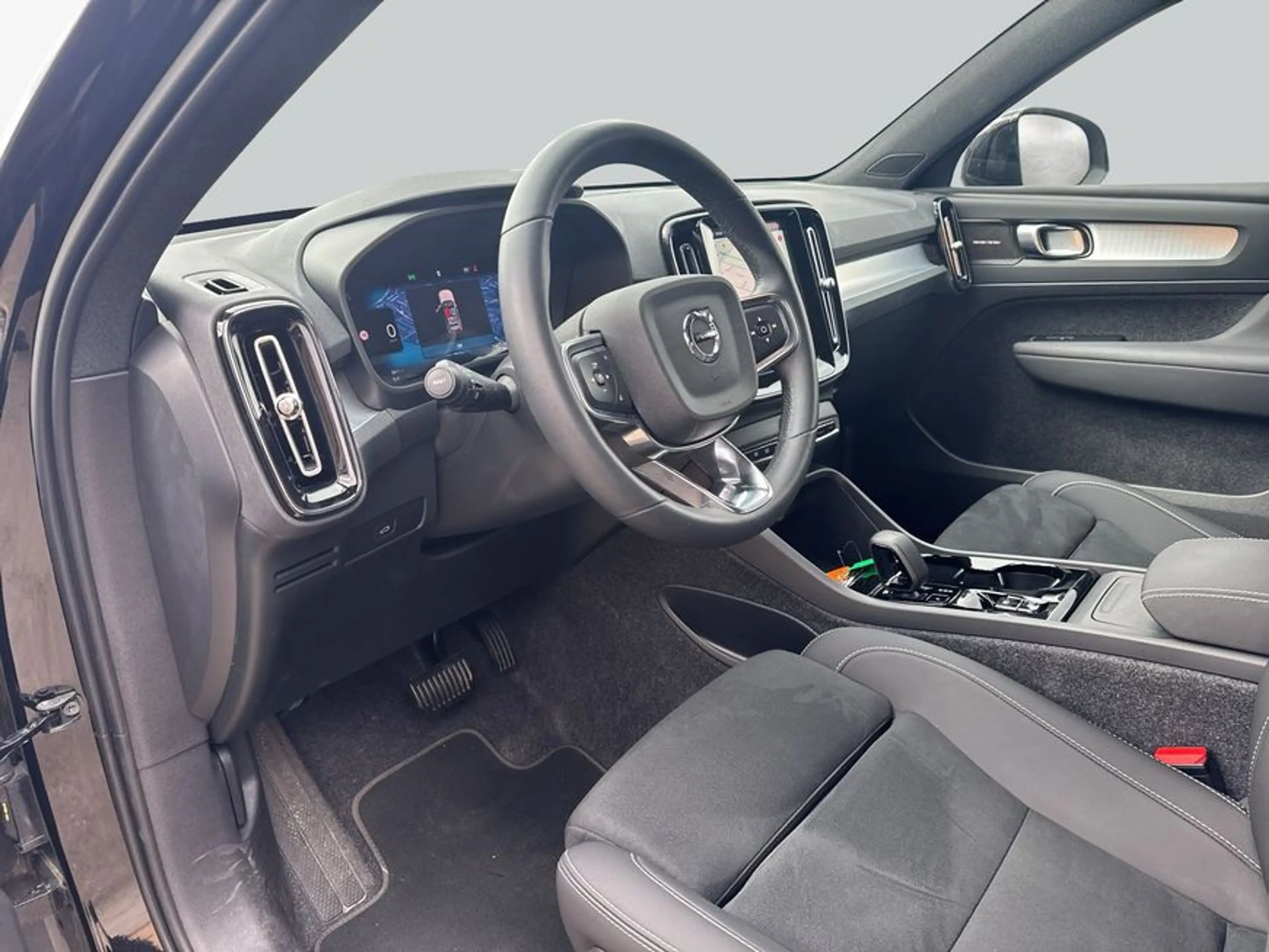 Volvo XC40 XC40 B3 B DKG Plus Black Edition — photo 10