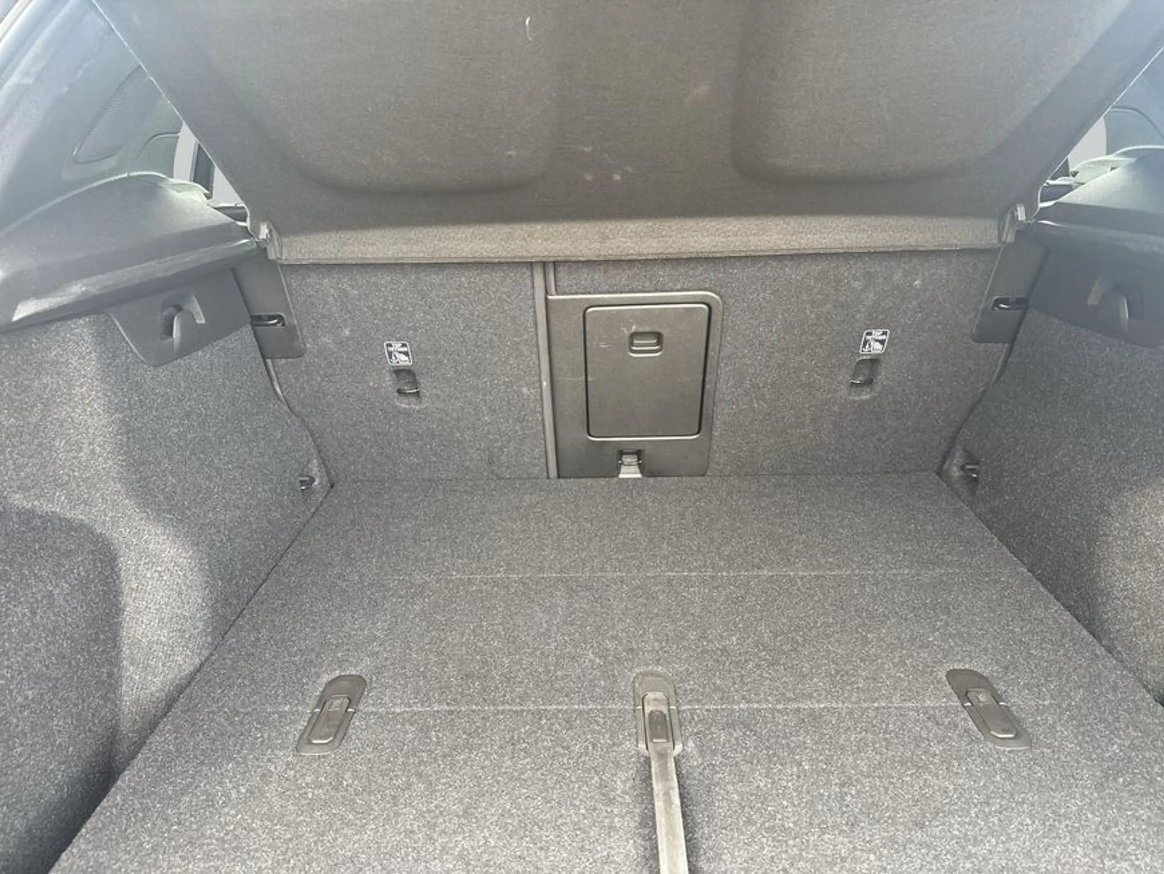 Volvo XC40 XC40 B3 B DKG Plus Black Edition — photo 8