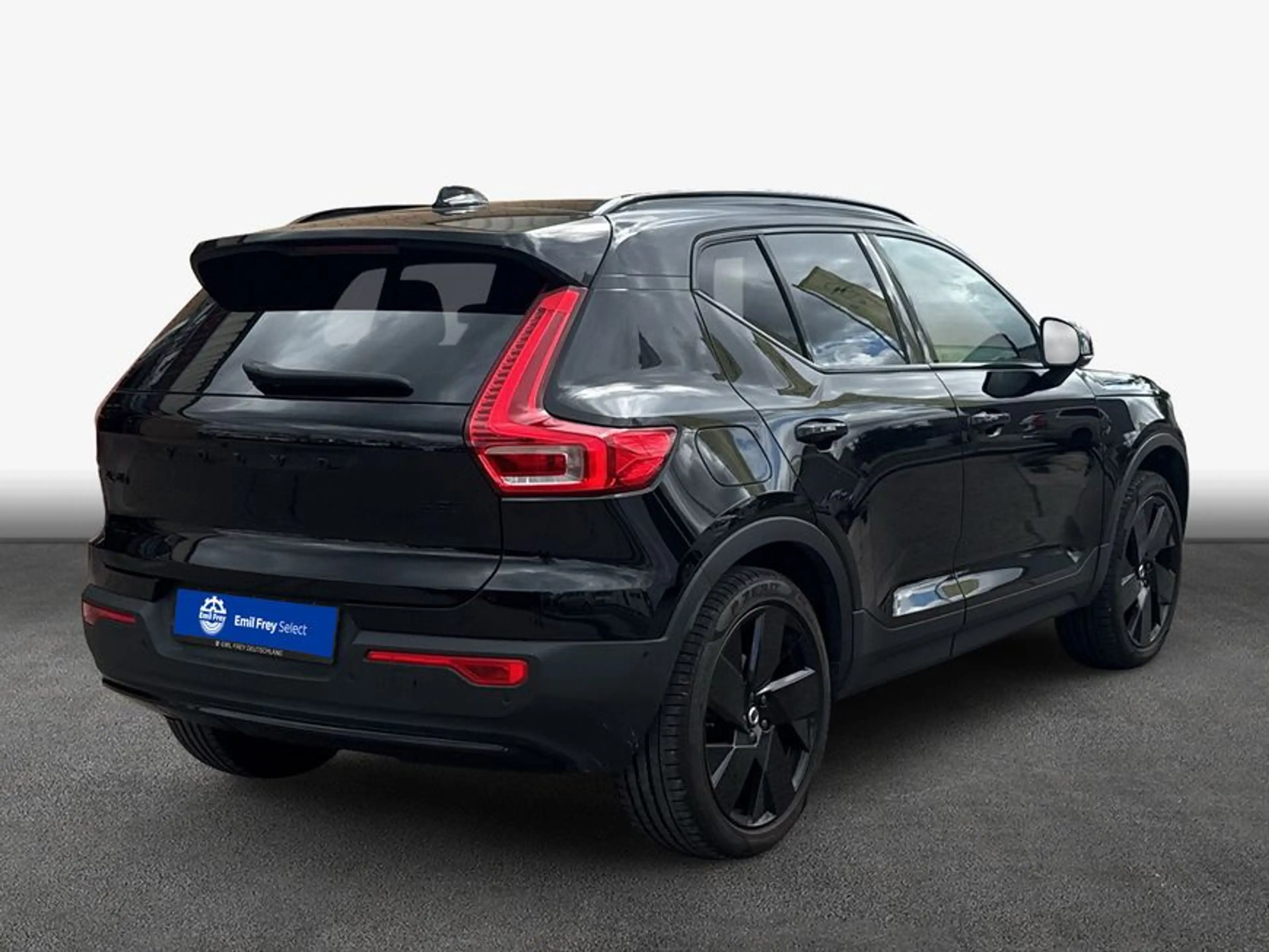 Volvo XC40 XC40 B3 B DKG Plus Black Edition — photo 2