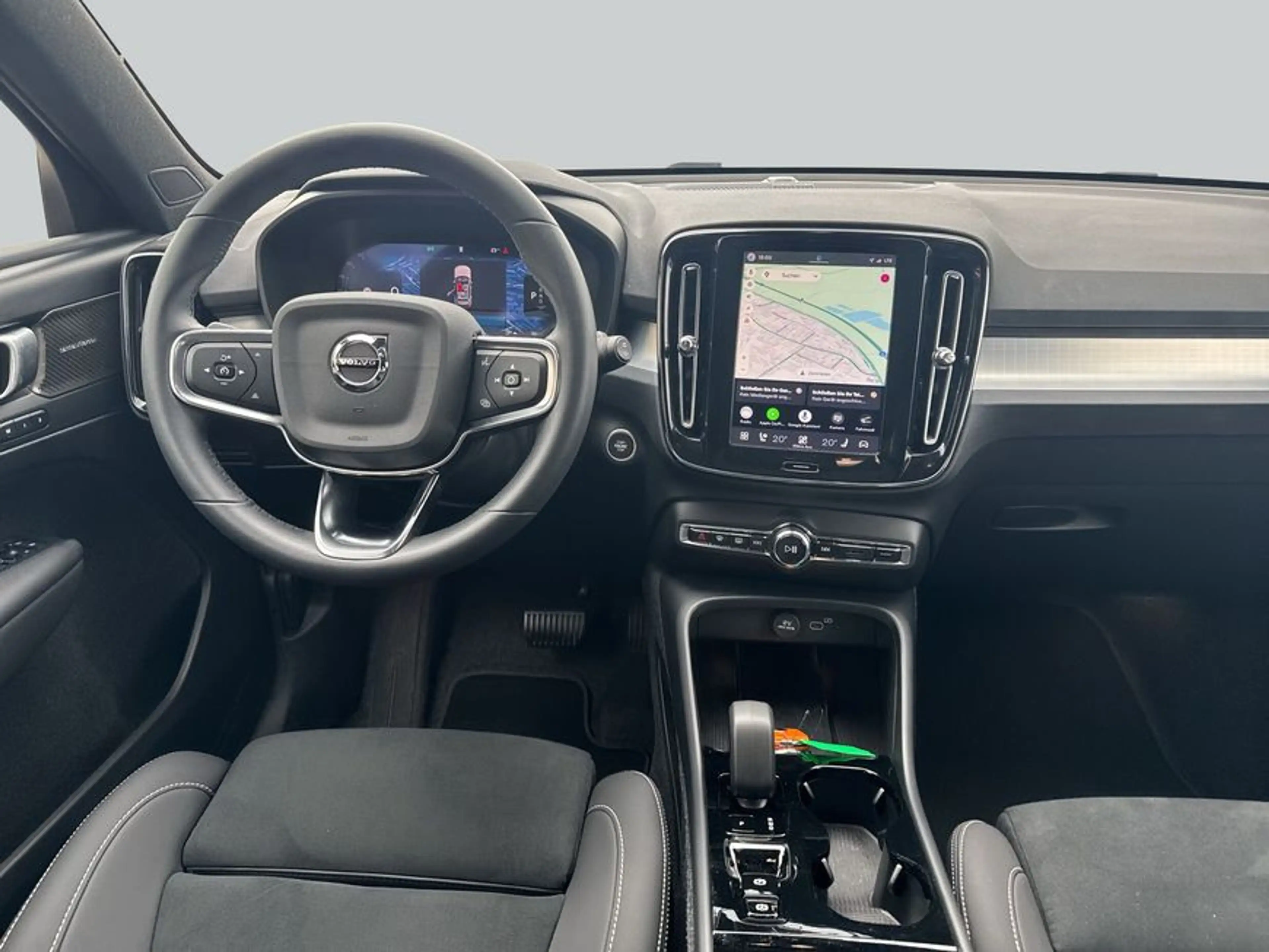 Volvo XC40 XC40 B3 B DKG Plus Black Edition — photo 13