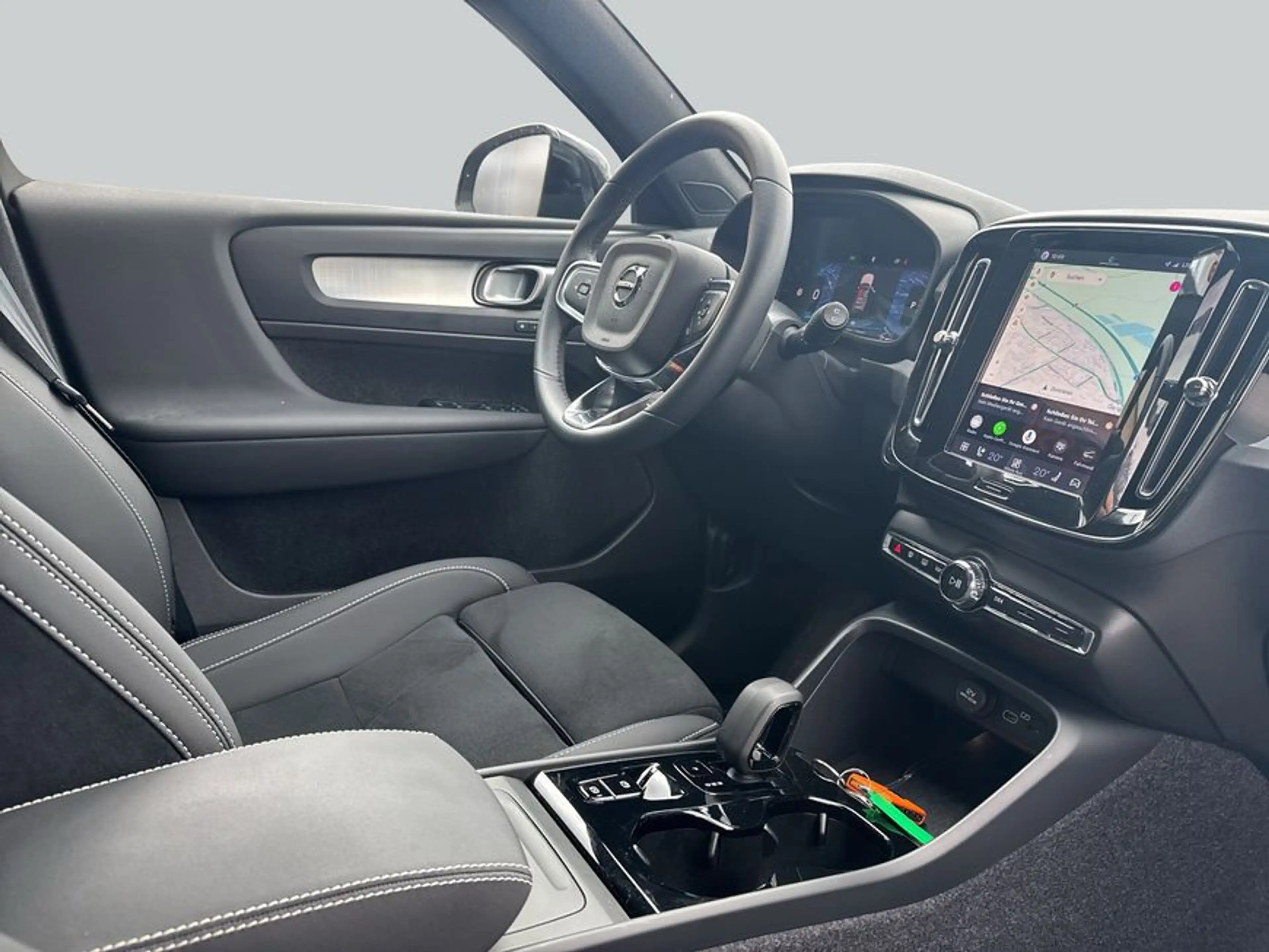 Volvo XC40 XC40 B3 B DKG Plus Black Edition — photo 15