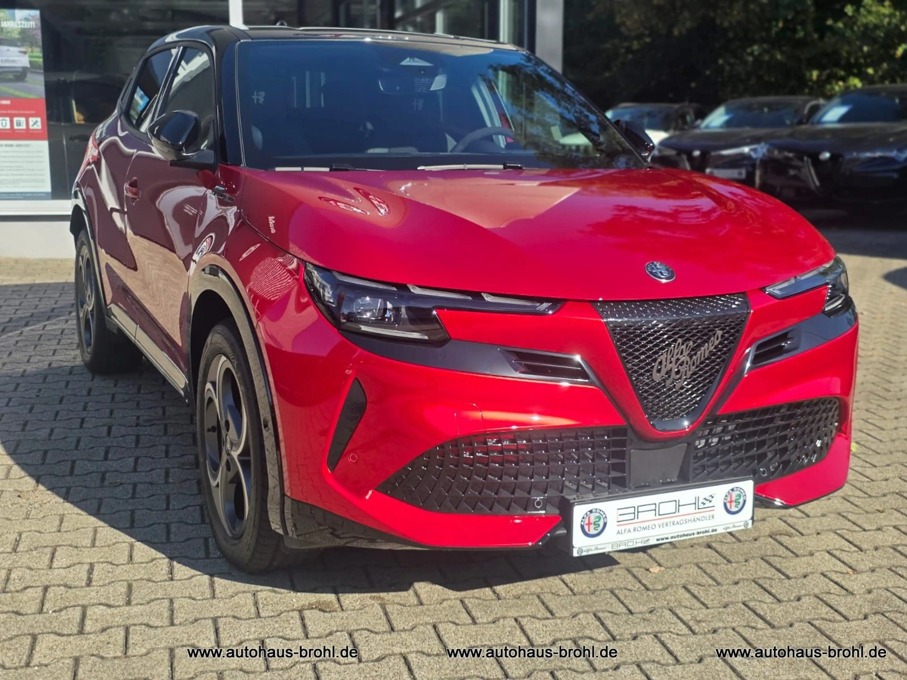 Alfa Romeo Junior Elettrica 115 kW Sport Speciale — photo 3