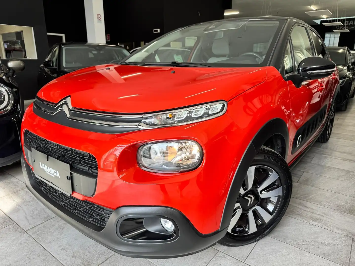 Citroen C3 1.2 puretech Shine Pack Feel Oranje - 1