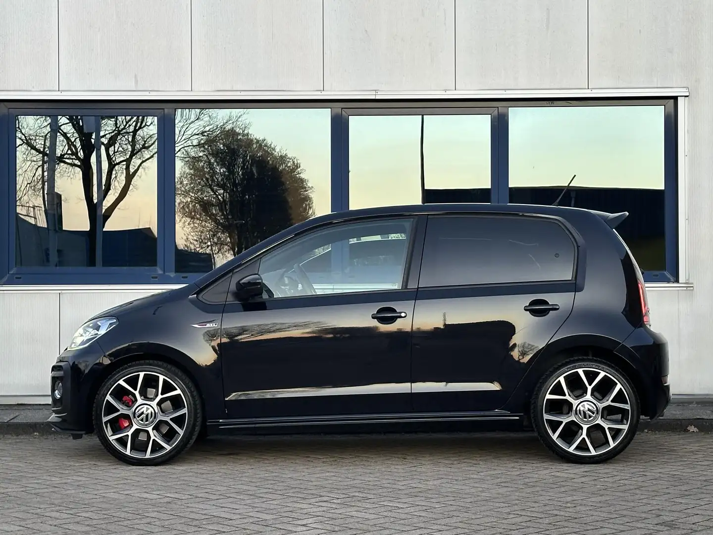 Volkswagen up! 1.0 TSI GTI l PDC l Clima l Stoelverwarming l Schwarz - 2
