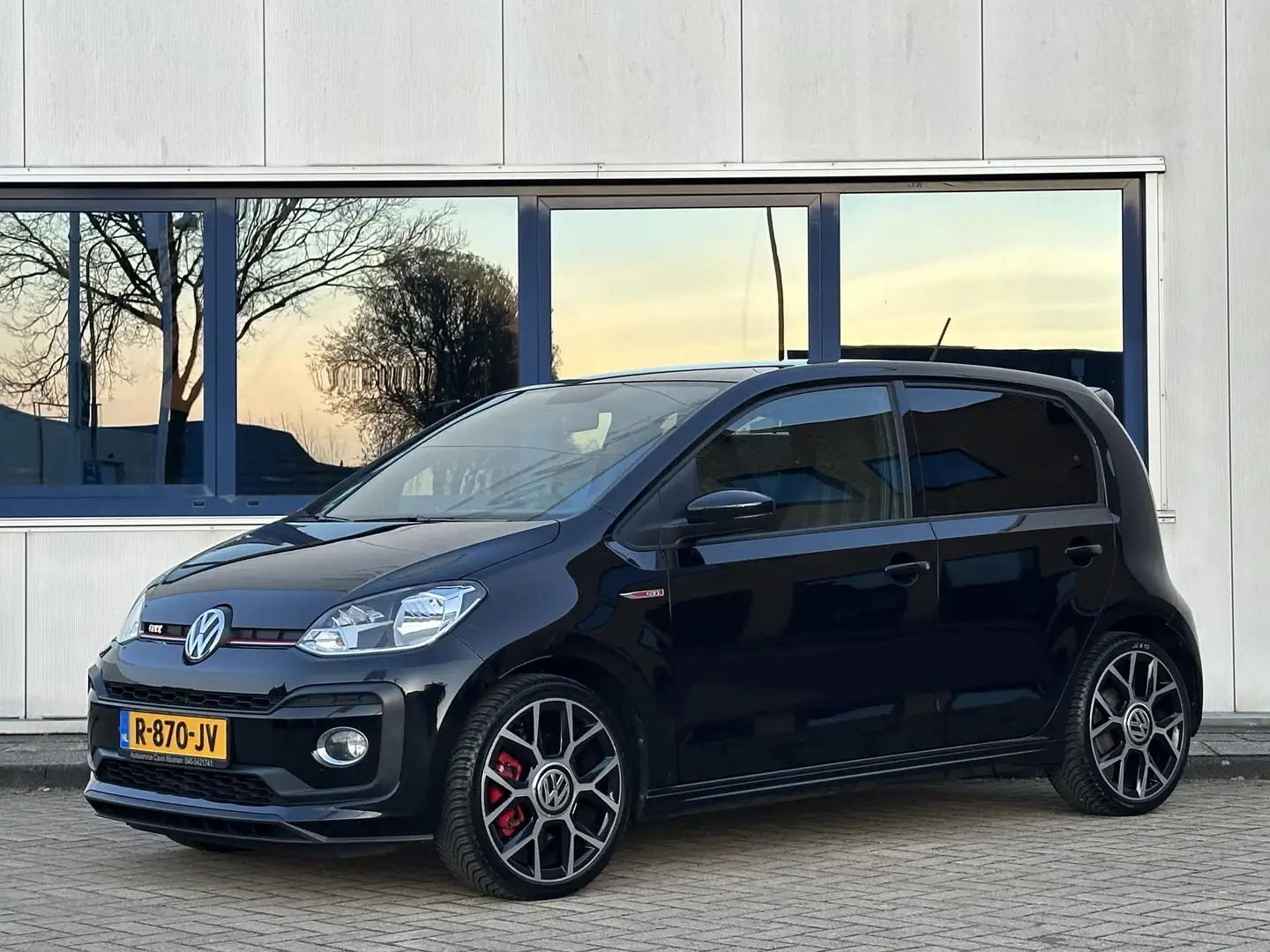 Volkswagen up! 1.0 TSI GTI l PDC l Clima l Stoelverwarming l Schwarz - 1