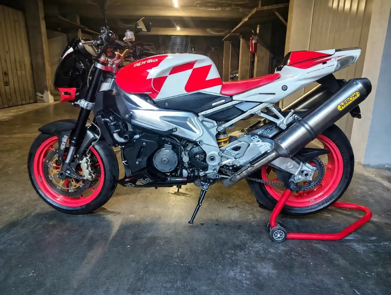 Aprilia RSV 1000 Tuono