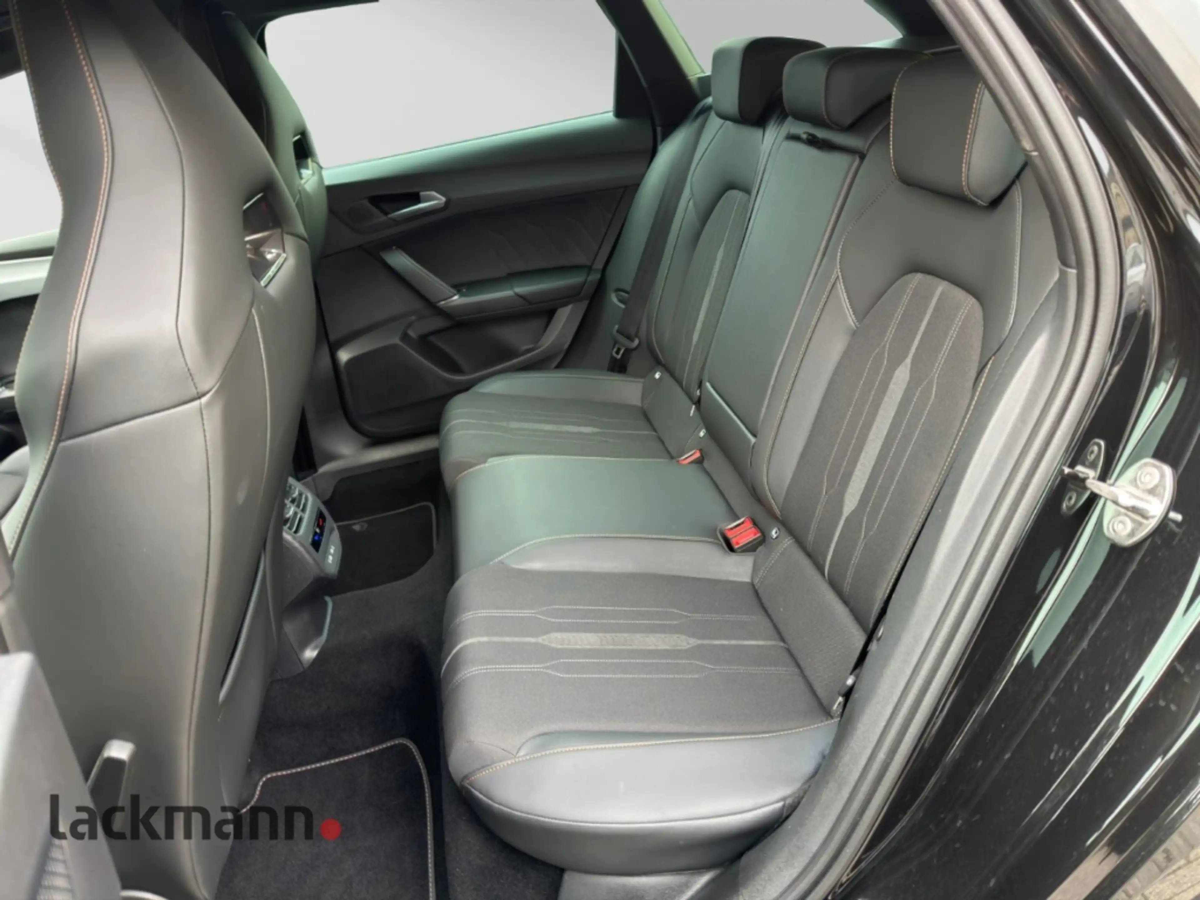 CUPRA Leon 2.0 SP VZ*AHK*Kessy*Kamera*CarPlay*Navi* — photo 10