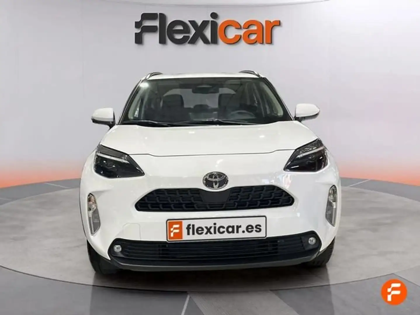 Toyota Yaris Cross 120H Business Plus Blanco - 2
