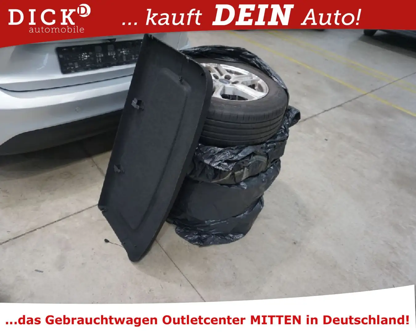 Ford Focus 1.5d Aut. C&C LED/NAVI/SHZ/RFK/8Fa Silber - 2