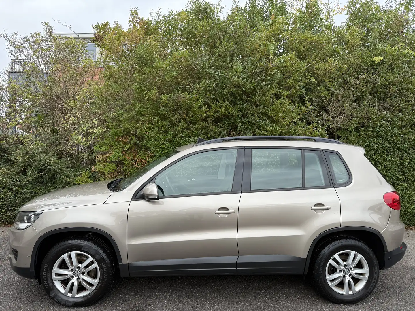 Volkswagen Tiguan 2.0 TDi+AIRCO+TOIT OUVRANT+JANTES+EURO 5 Bronze - 2