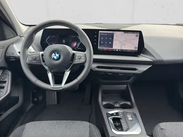 BMW 1 Series view 12