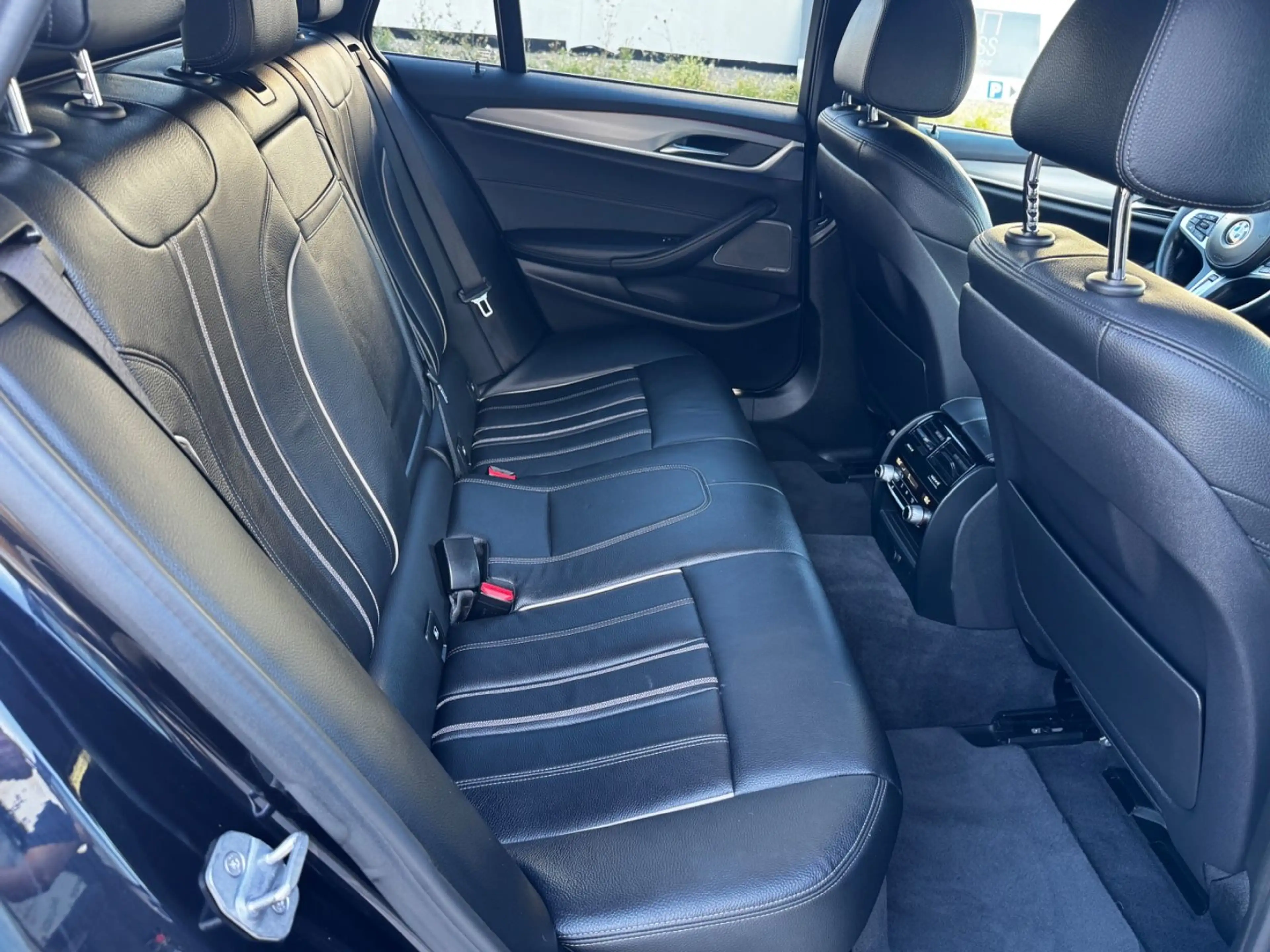 BMW 530 d xDrive Auto M Sport/Head-UP/Herman kardon — photo 11