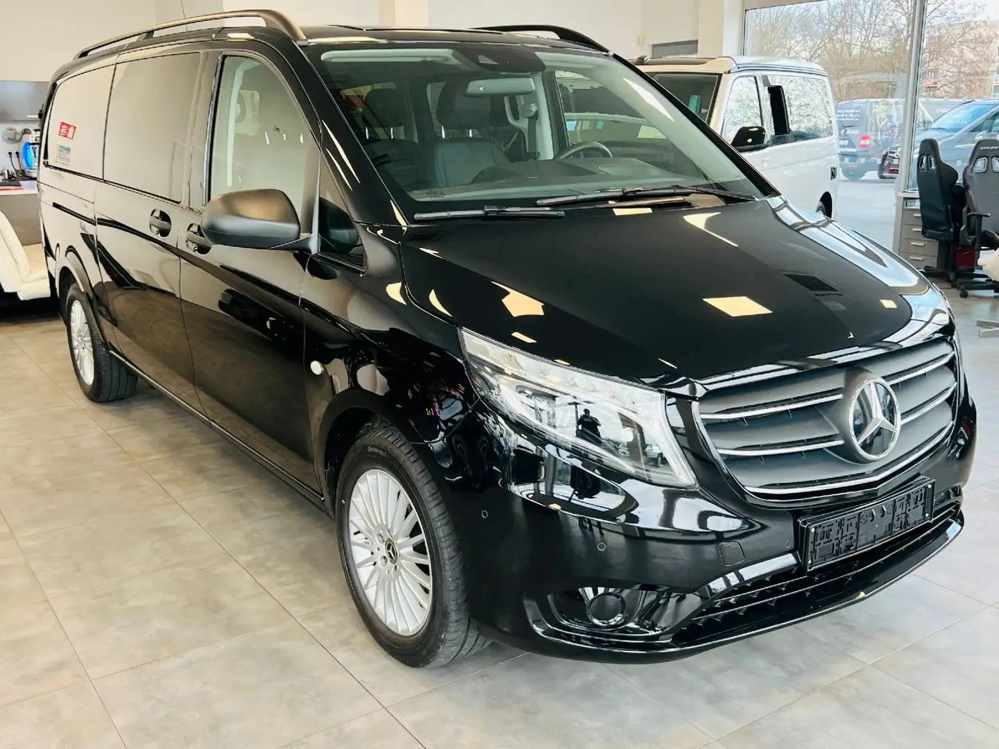 Mercedes-Benz Vito Tourer119d 4M XL 8 Sit/NAV/LED/LANE/CAM/STHZ Schwarz - 1