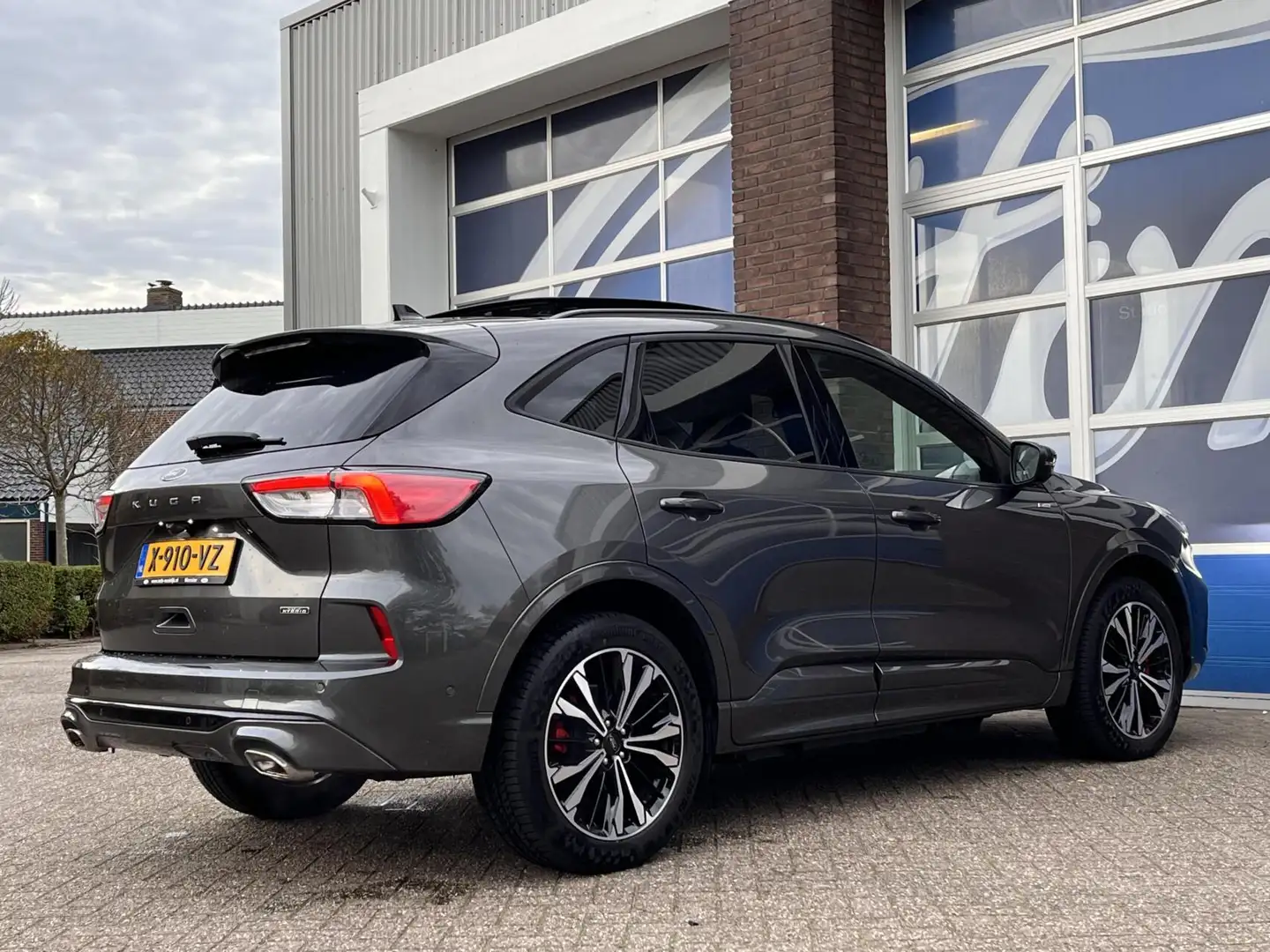 Ford Kuga 2.5 PHEV ST-Line X 225PK Panodak Winterpack Adapti Grijs - 2